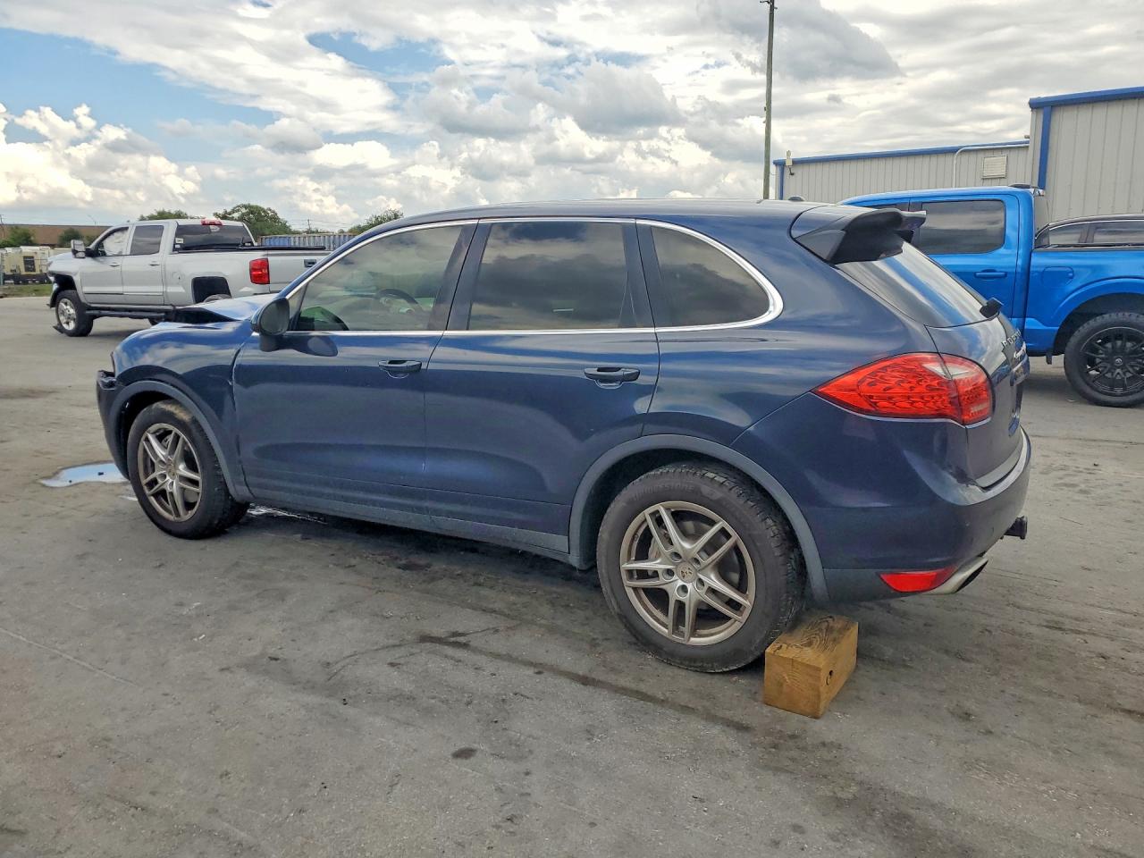 2012 Porsche Cayenne S Hybrid Blue vin: WP1AE2A22CLA92263