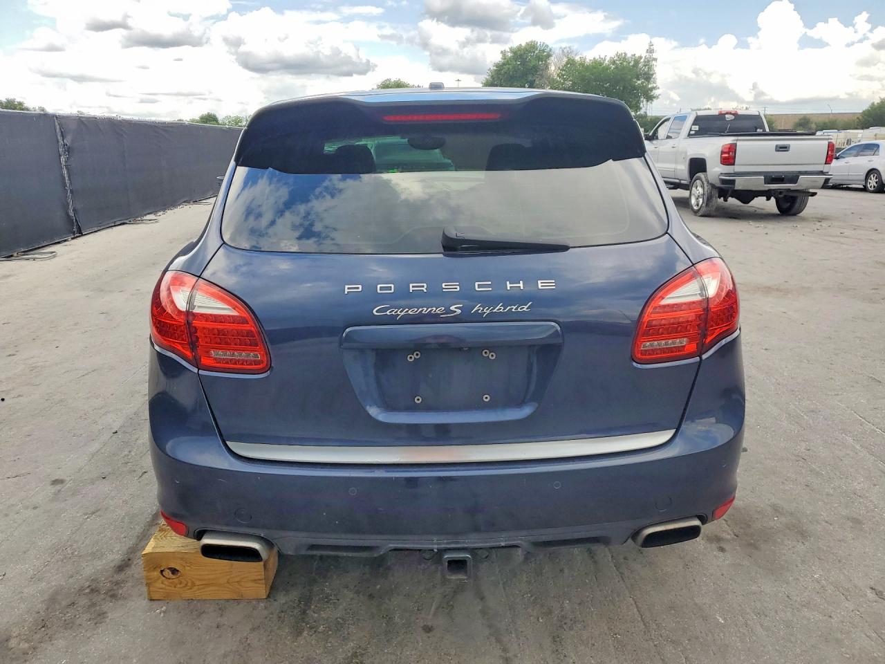 2012 Porsche Cayenne S Hybrid Blue vin: WP1AE2A22CLA92263