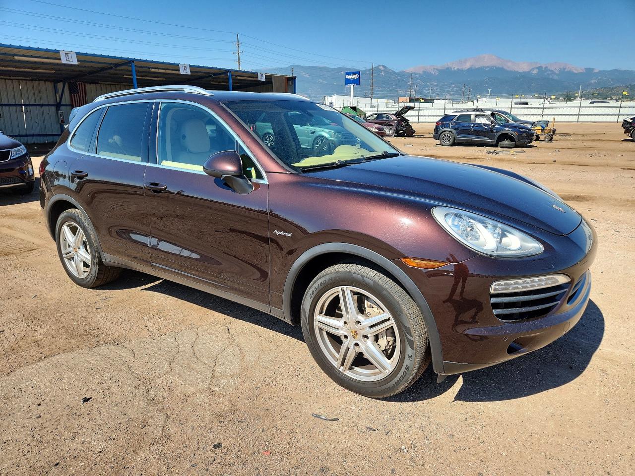 2014 Porsche Cayenne S Hybrid Burgundy vin: WP1AE2A22ELA51294