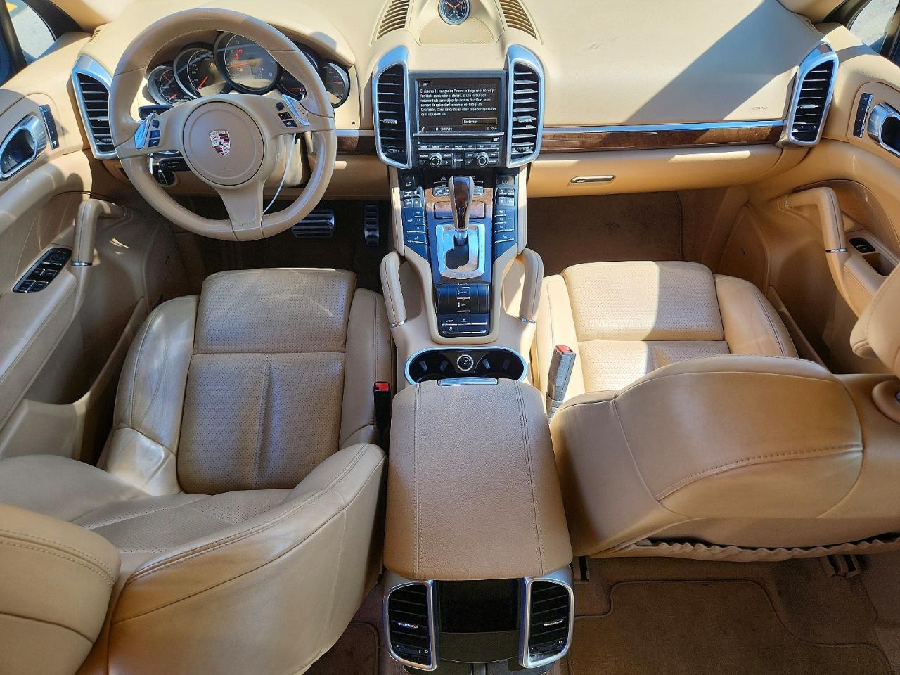 2014 Porsche Cayenne S Hybrid Burgundy vin: WP1AE2A22ELA51294