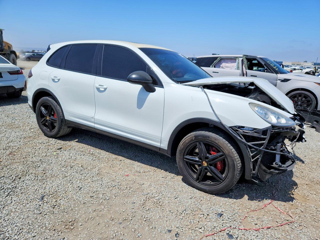2014 Porsche Cayenne S Hybrid White vin: WP1AE2A23ELA51210