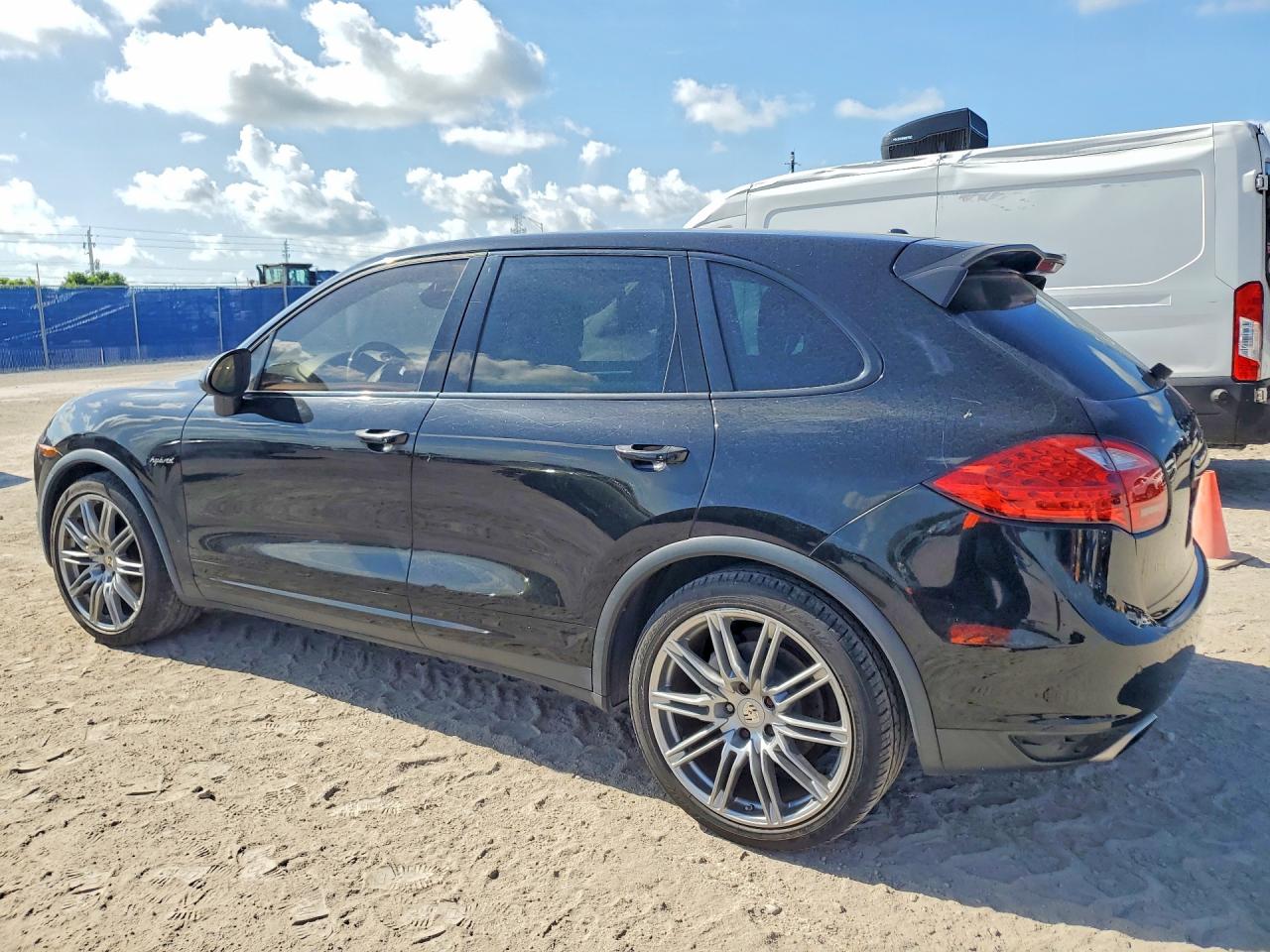 2011 Porsche Cayenne S Hybrid Black vin: WP1AE2A24BLA92800