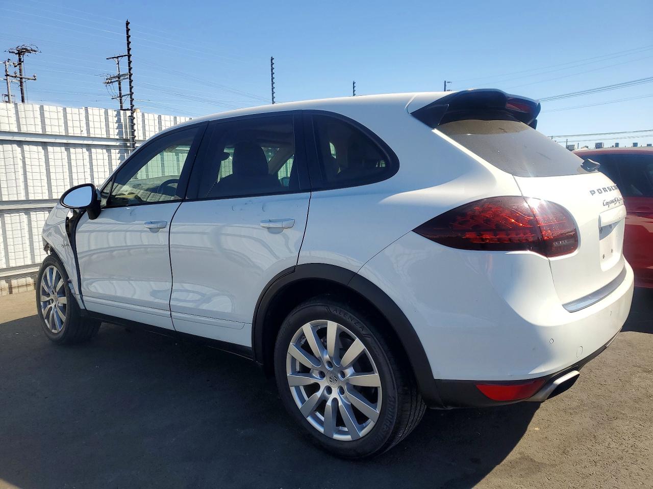 2012 Porsche Cayenne S Hybrid White vin: WP1AE2A24CLA93947