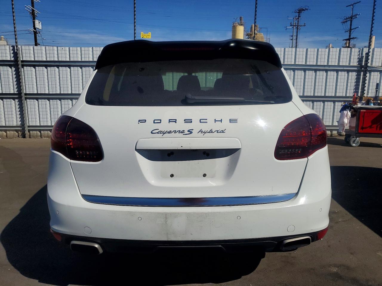 2012 Porsche Cayenne S Hybrid White vin: WP1AE2A24CLA93947