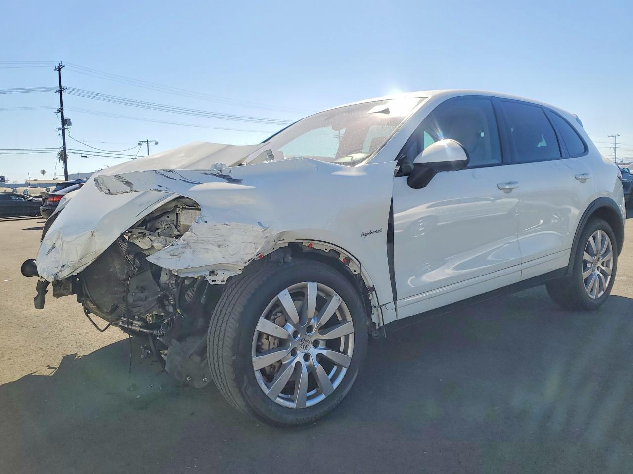 2012 Porsche Cayenne S Hybrid White vin: WP1AE2A24CLA93947