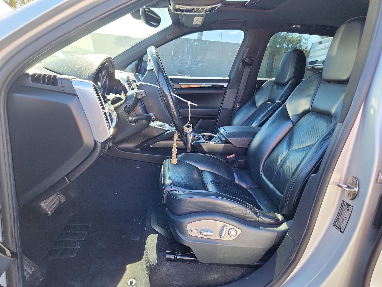 2012 Porsche Cayenne S Hybrid Silver vin: WP1AE2A25CLA93083
