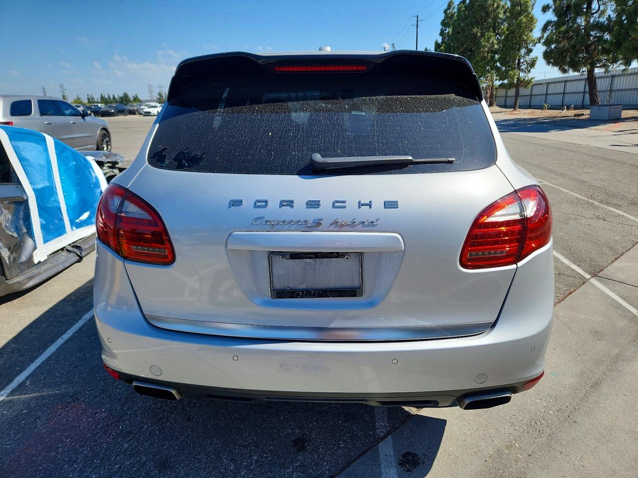 2012 Porsche Cayenne S Hybrid Silver vin: WP1AE2A25CLA93083
