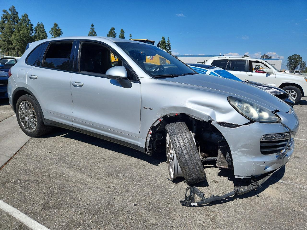 2012 Porsche Cayenne S Hybrid Silver vin: WP1AE2A25CLA93083