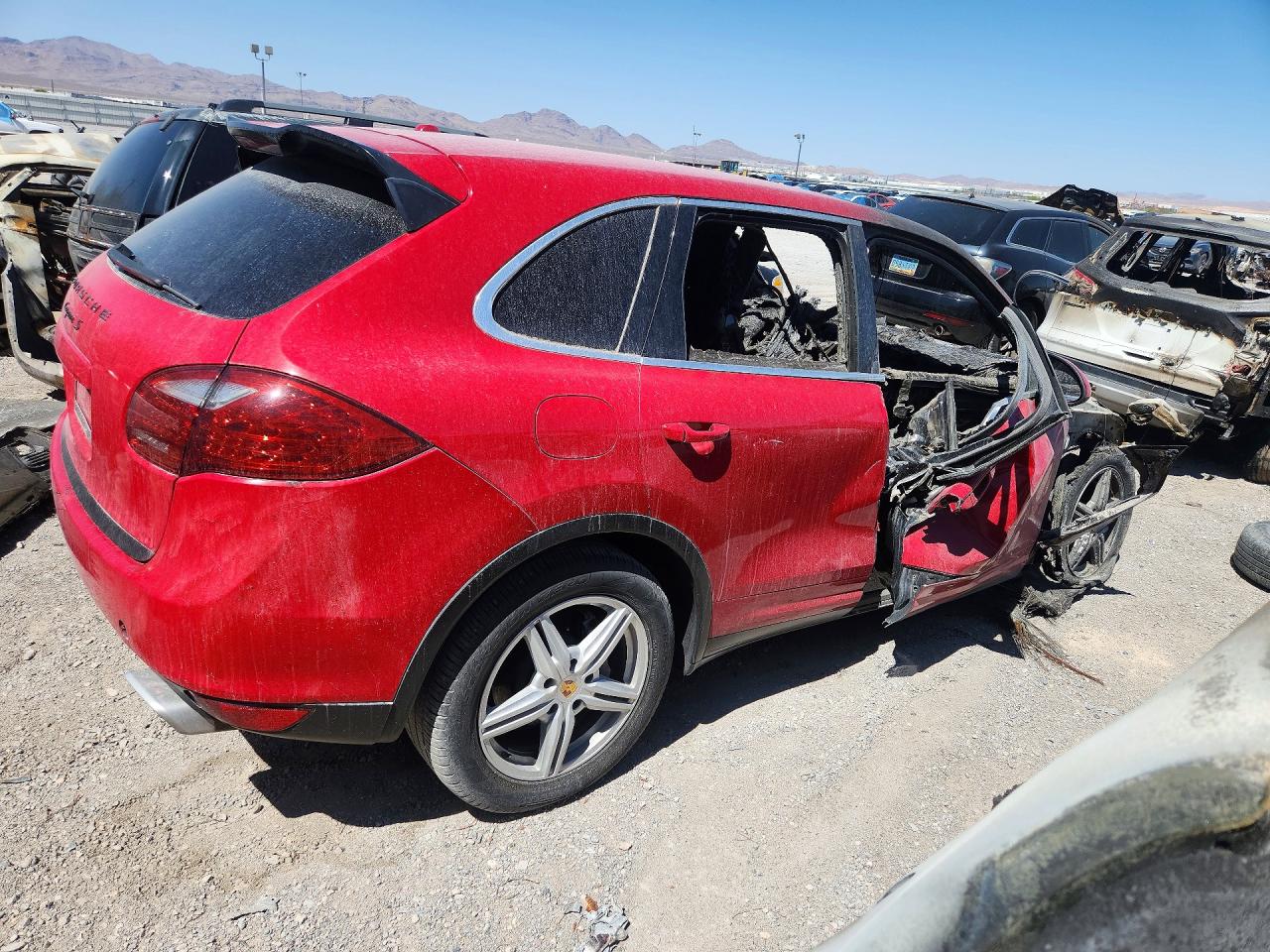 2014 Porsche Cayenne S Hybrid Red vin: WP1AE2A26ELA50830