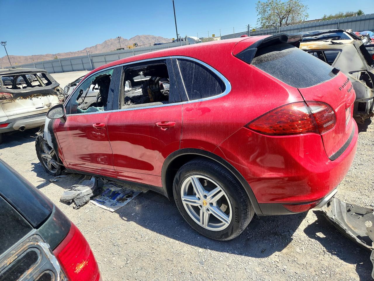 2014 Porsche Cayenne S Hybrid Red vin: WP1AE2A26ELA50830
