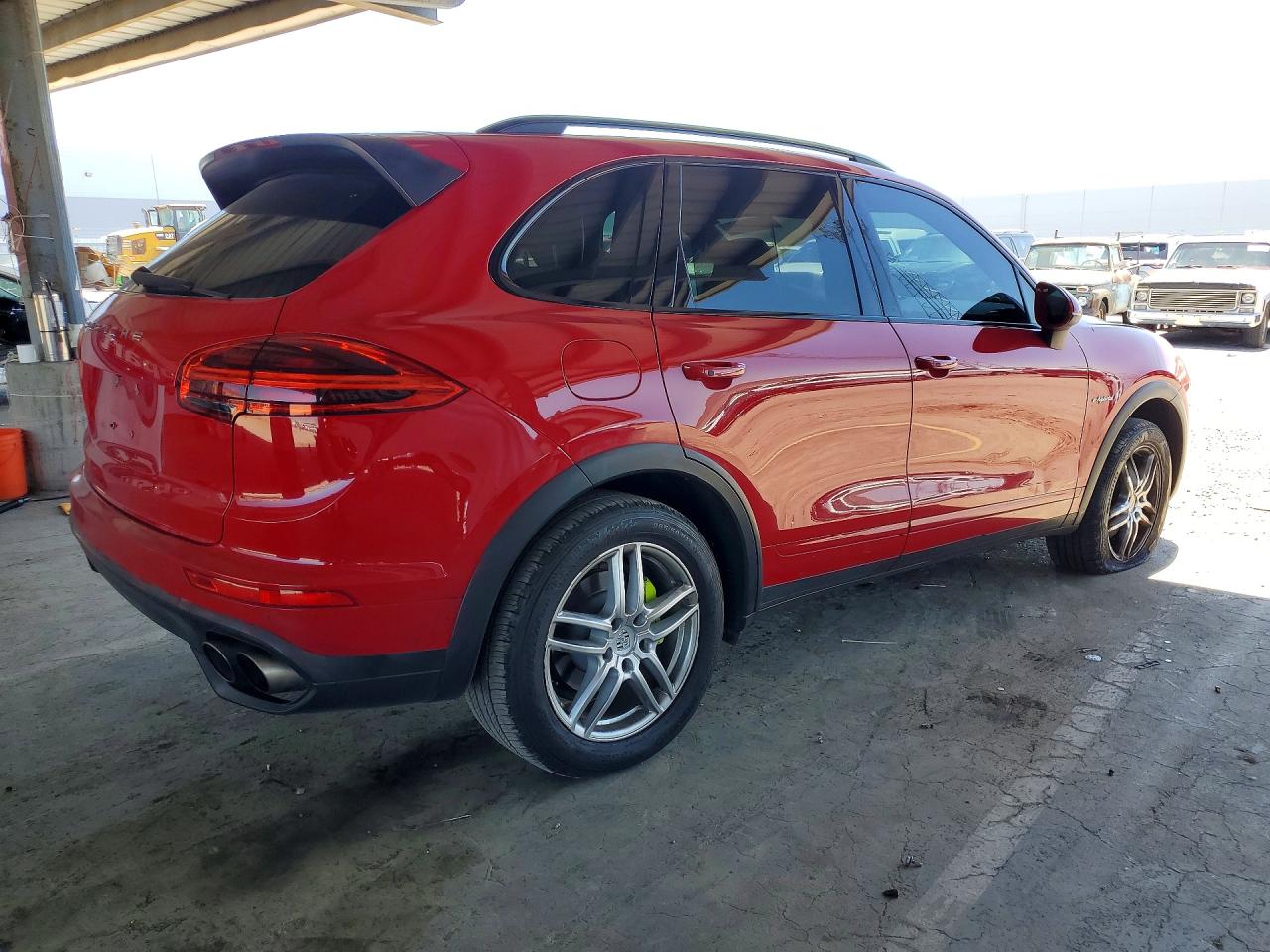 2015 Porsche Cayenne Se Hybrid Red vin: WP1AE2A27FLA51504