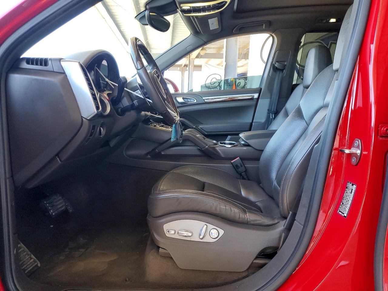 2015 Porsche Cayenne Se Hybrid Red vin: WP1AE2A27FLA51504