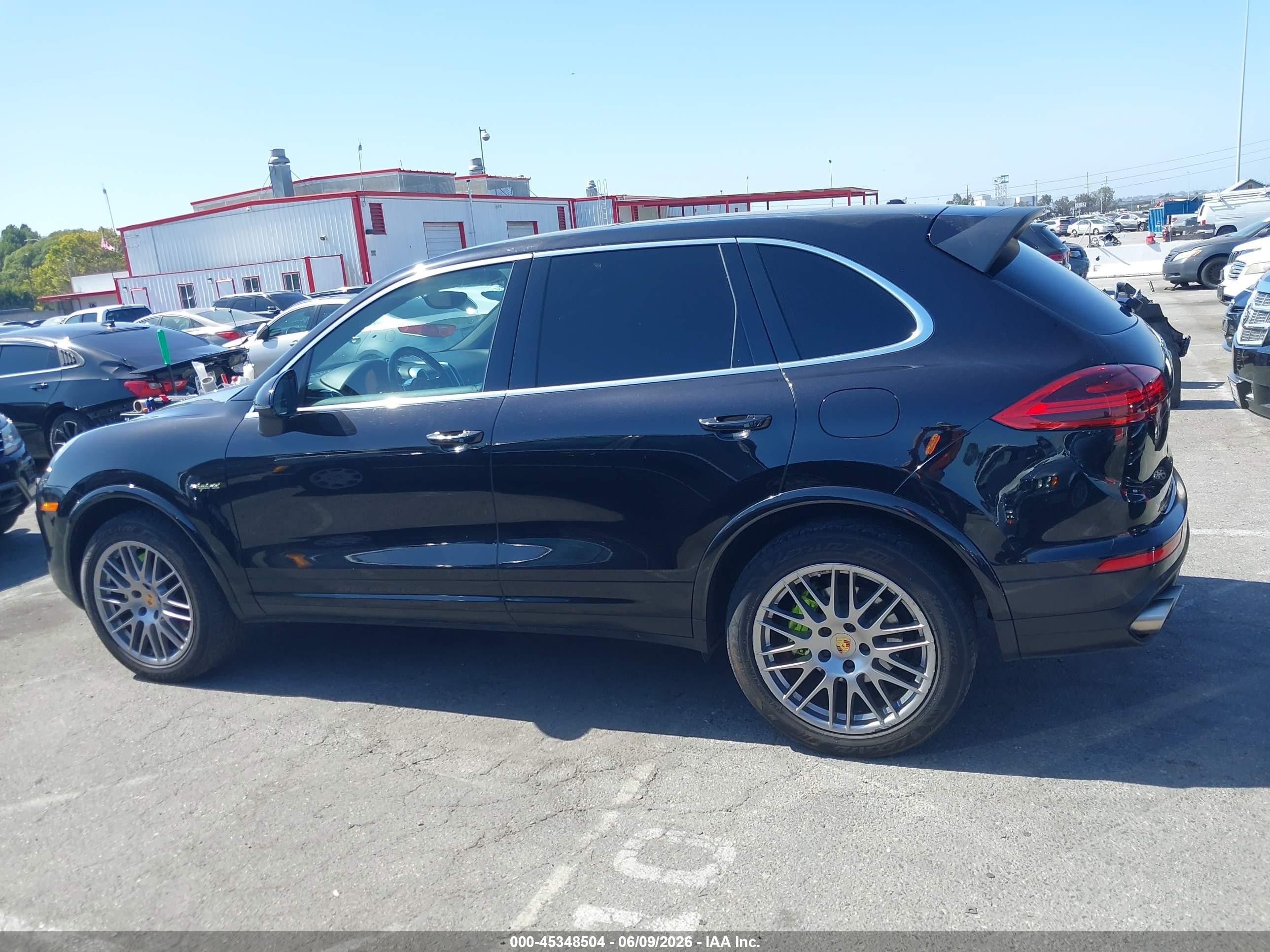 2015 Porsche Cayenne E-hybrid S Black vin: WP1AE2A27FLA54063