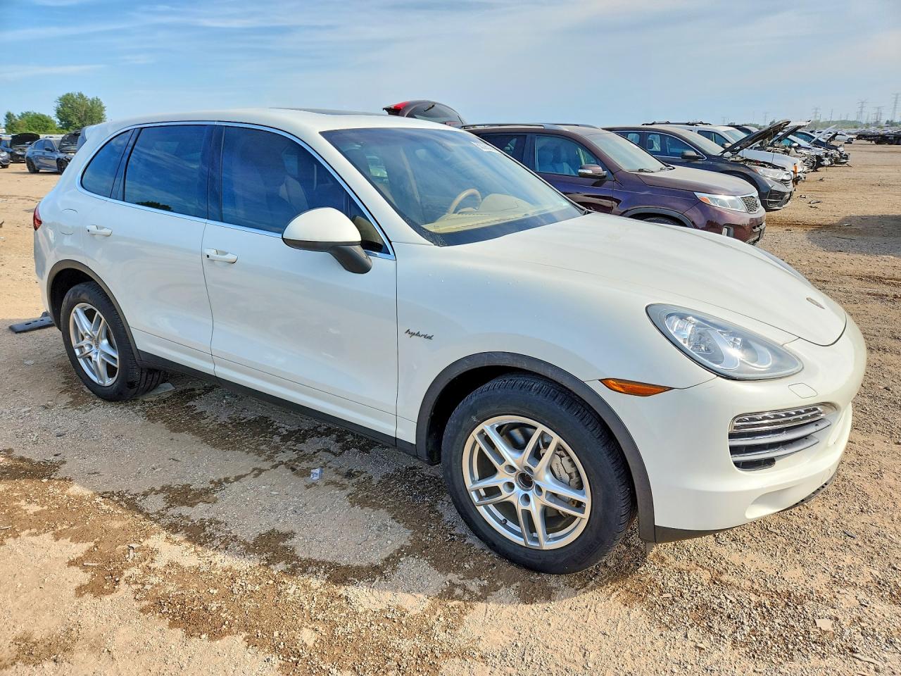 2012 Porsche Cayenne S Hybrid White vin: WP1AE2A28CLA91344
