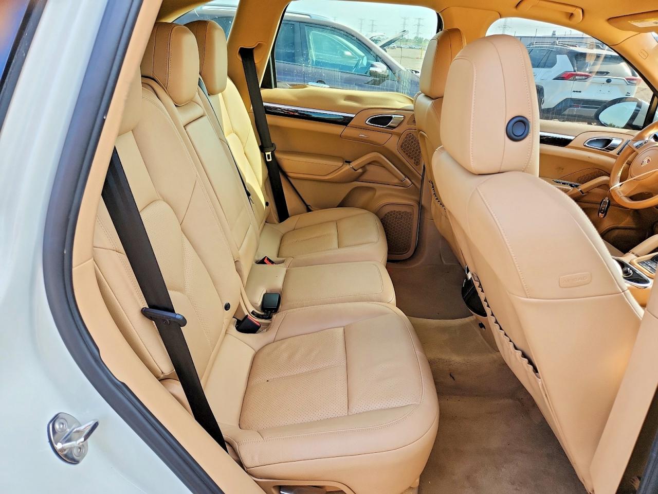 2012 Porsche Cayenne S Hybrid White vin: WP1AE2A28CLA91344