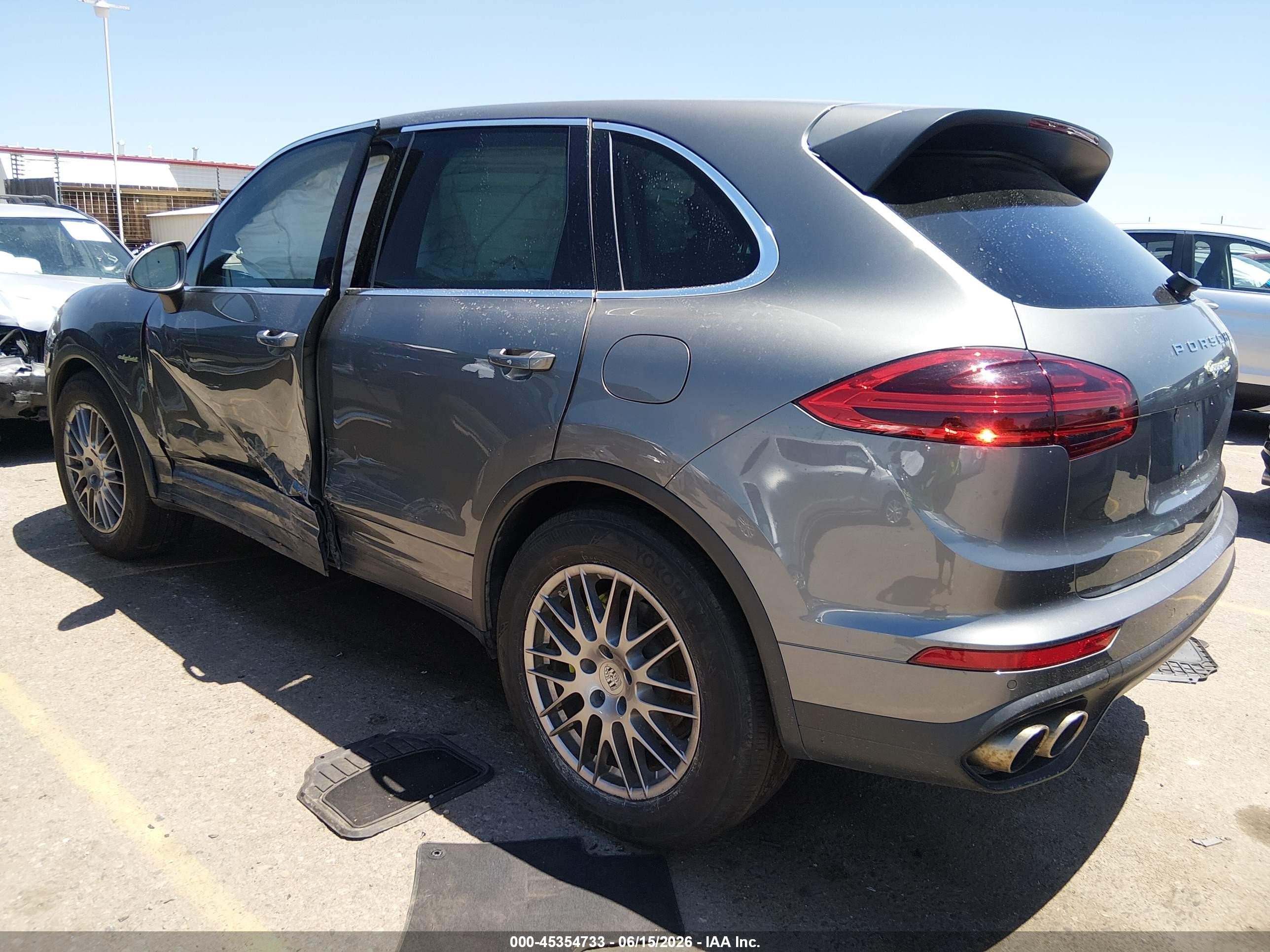 2015 Porsche Cayenne E-hybrid S Серый vin: WP1AE2A29FLA52010