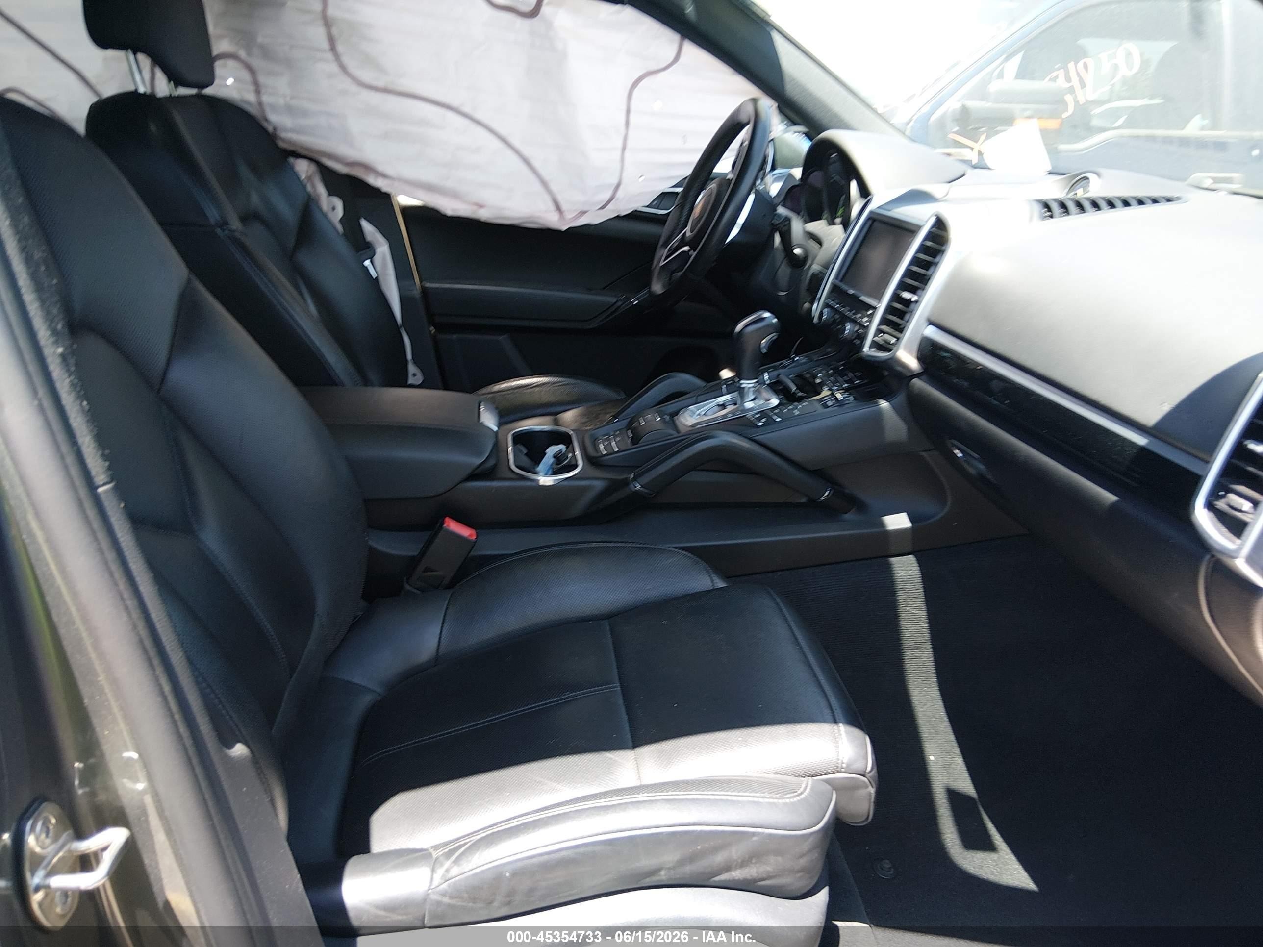2015 Porsche Cayenne E-hybrid S Серый vin: WP1AE2A29FLA52010