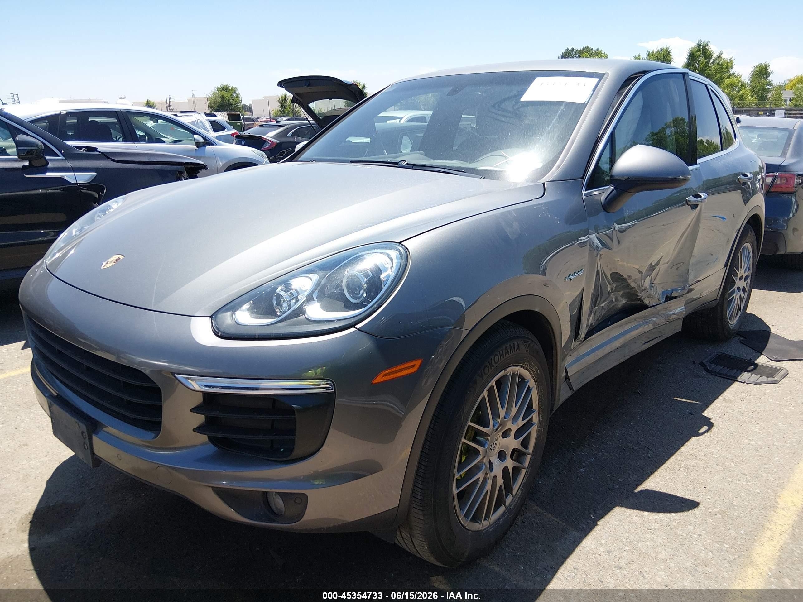 2015 Porsche Cayenne E-hybrid S Серый vin: WP1AE2A29FLA52010