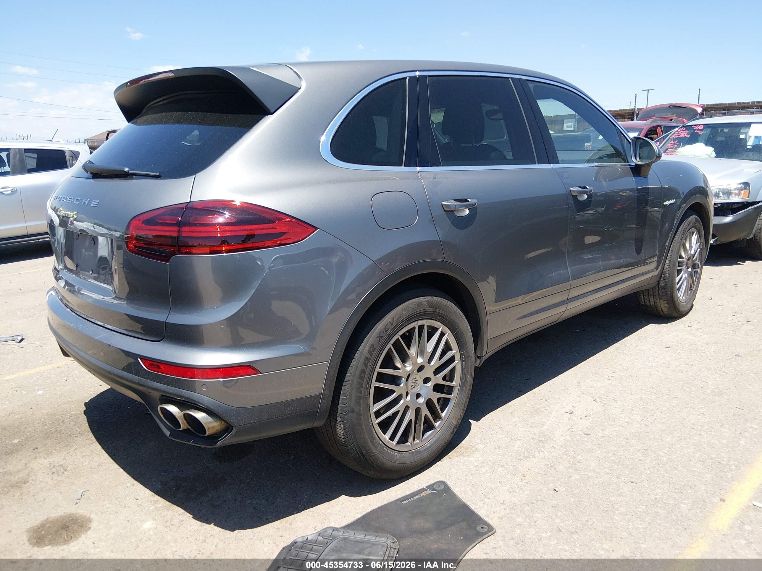 2015 Porsche Cayenne E-hybrid S Серый vin: WP1AE2A29FLA52010