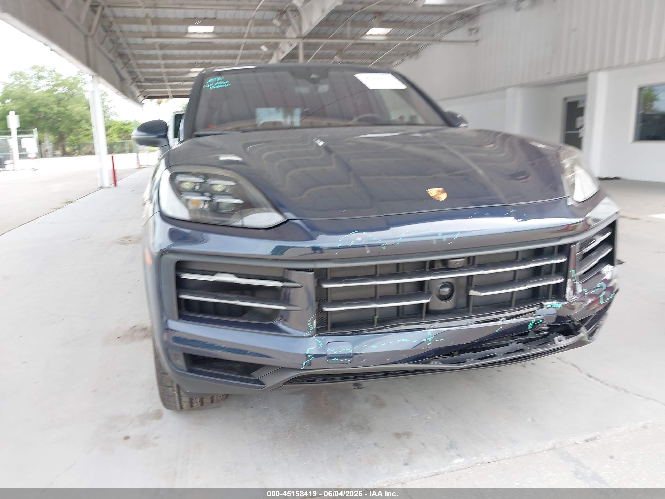 2025 Porsche Cayenne E-hybrid   Black vin: WP1AE2AY4SDA16458