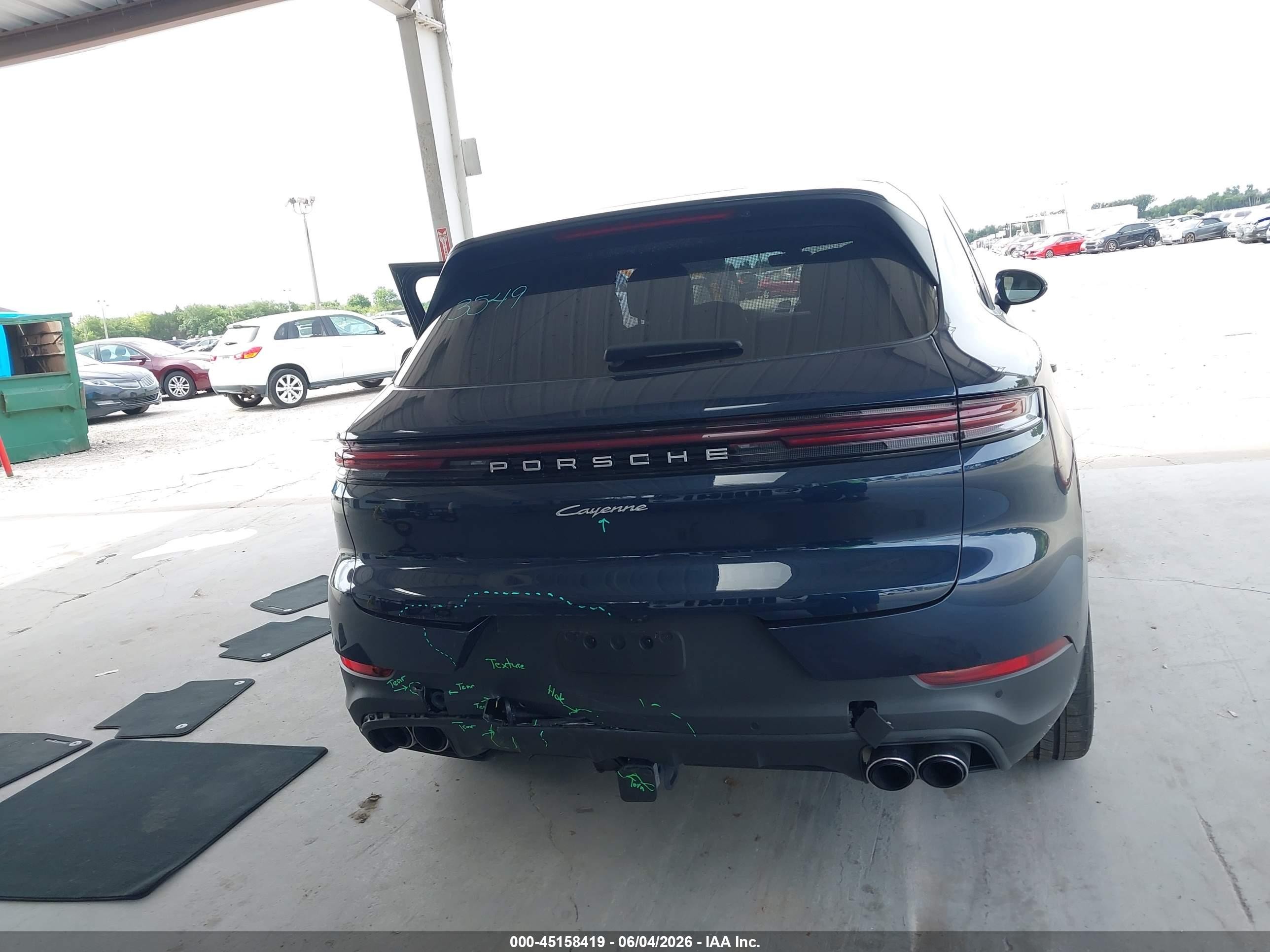 2025 Porsche Cayenne E-hybrid   Black vin: WP1AE2AY4SDA16458