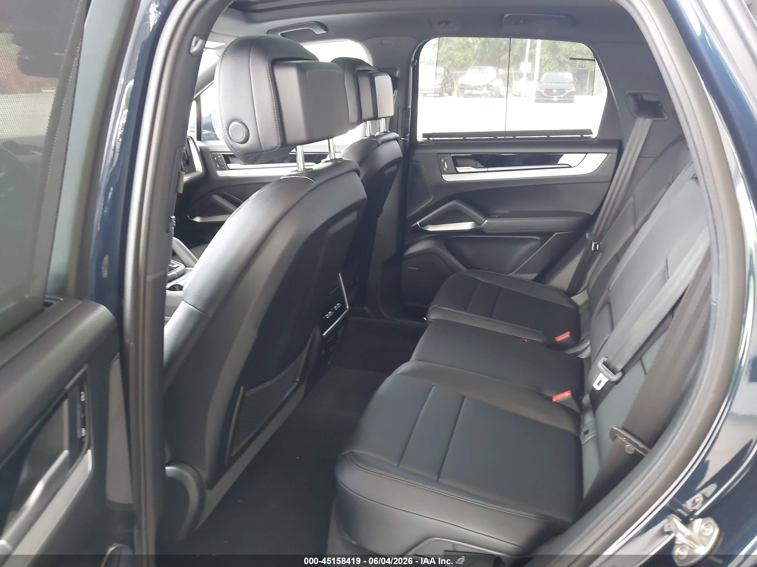 2025 Porsche Cayenne E-hybrid   Black vin: WP1AE2AY4SDA16458