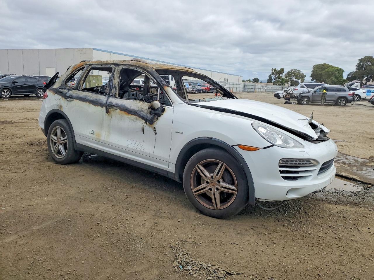 2013 Porsche Cayenne White vin: WP1AF2A20DLA36045