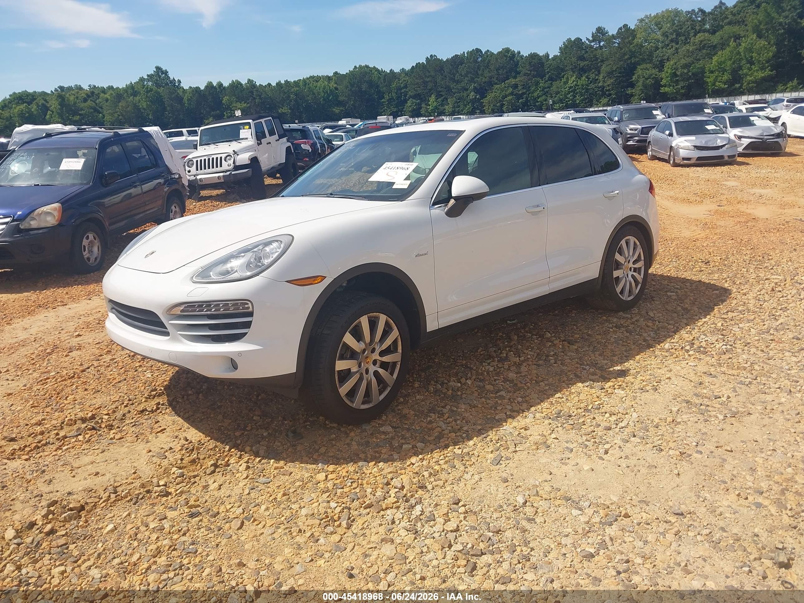 2014 Porsche Cayenne Diesel White vin: WP1AF2A20ELA82153