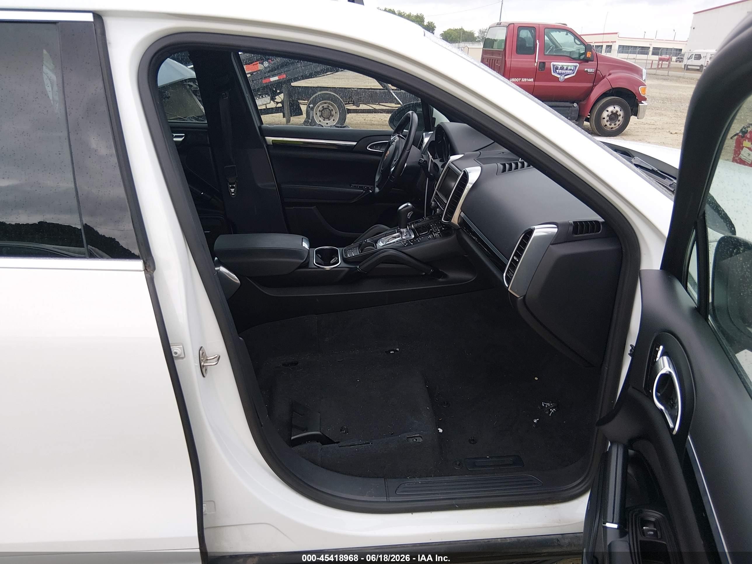 2014 Porsche Cayenne Diesel White vin: WP1AF2A20ELA82153