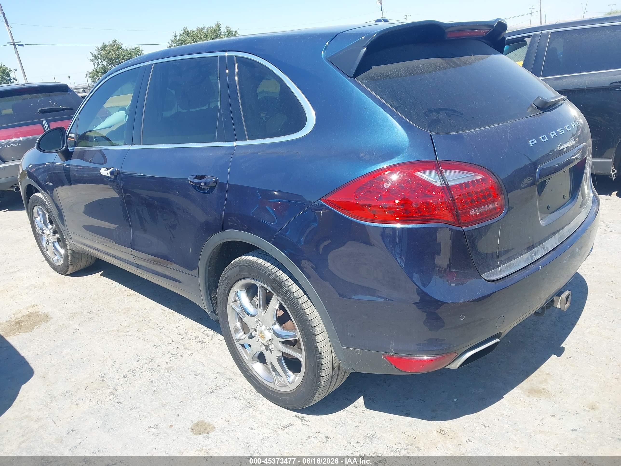 2014 Porsche Cayenne Diesel Blue vin: WP1AF2A21ELA32037