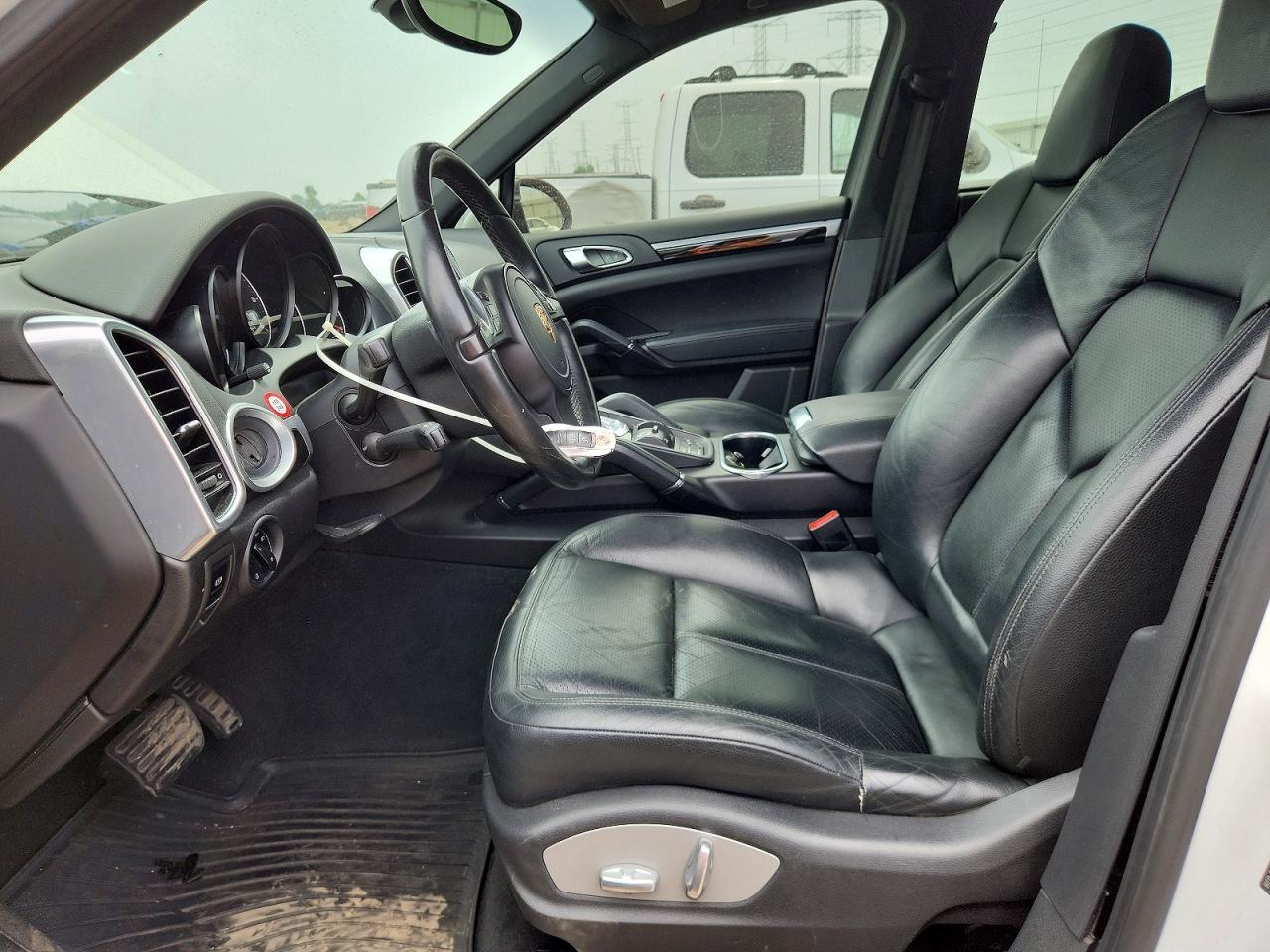 2014 Porsche Cayenne White vin: WP1AF2A24ELA32890