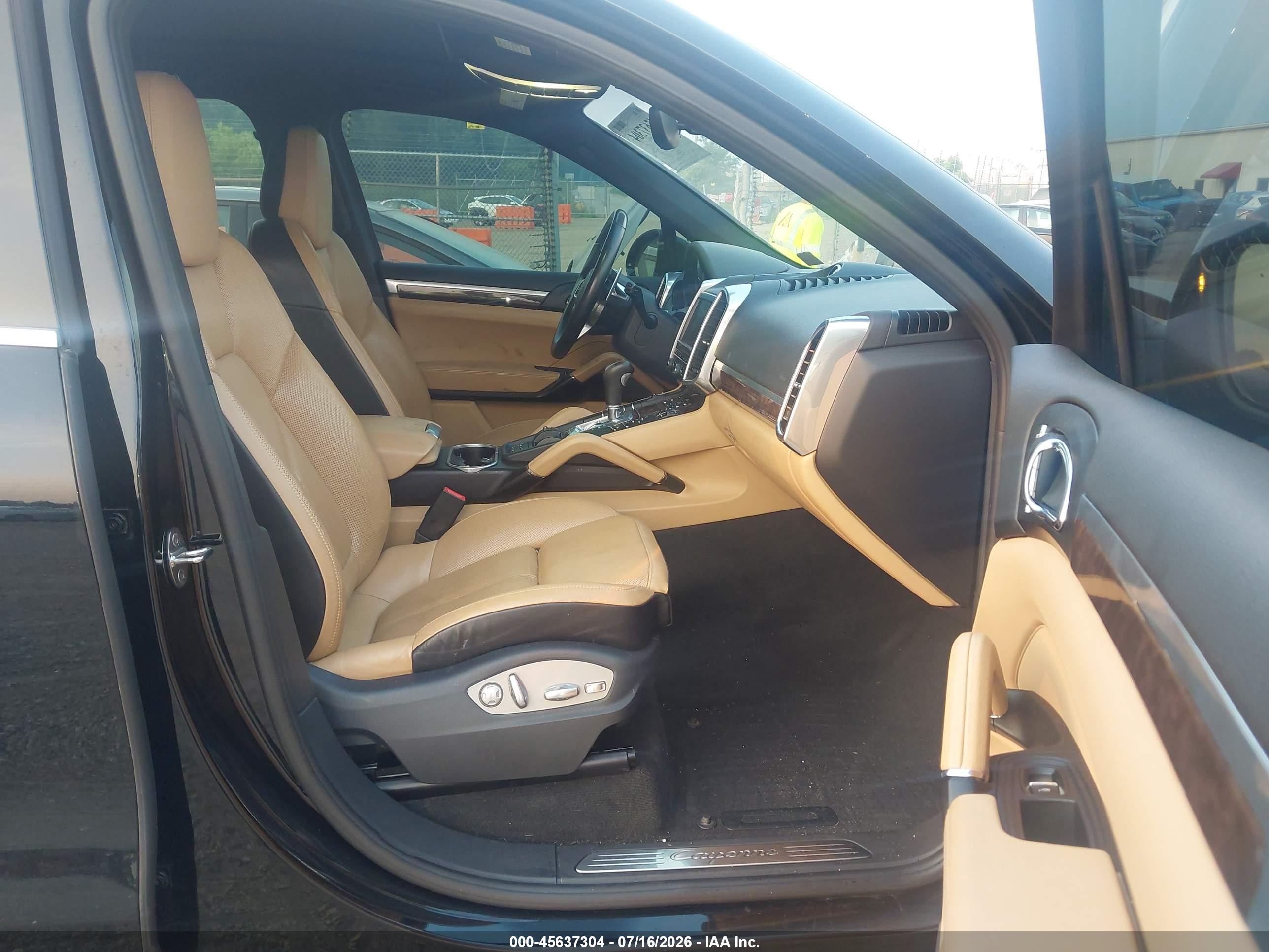 2015 Porsche Cayenne Diesel Черный vin: WP1AF2A24FLA40926