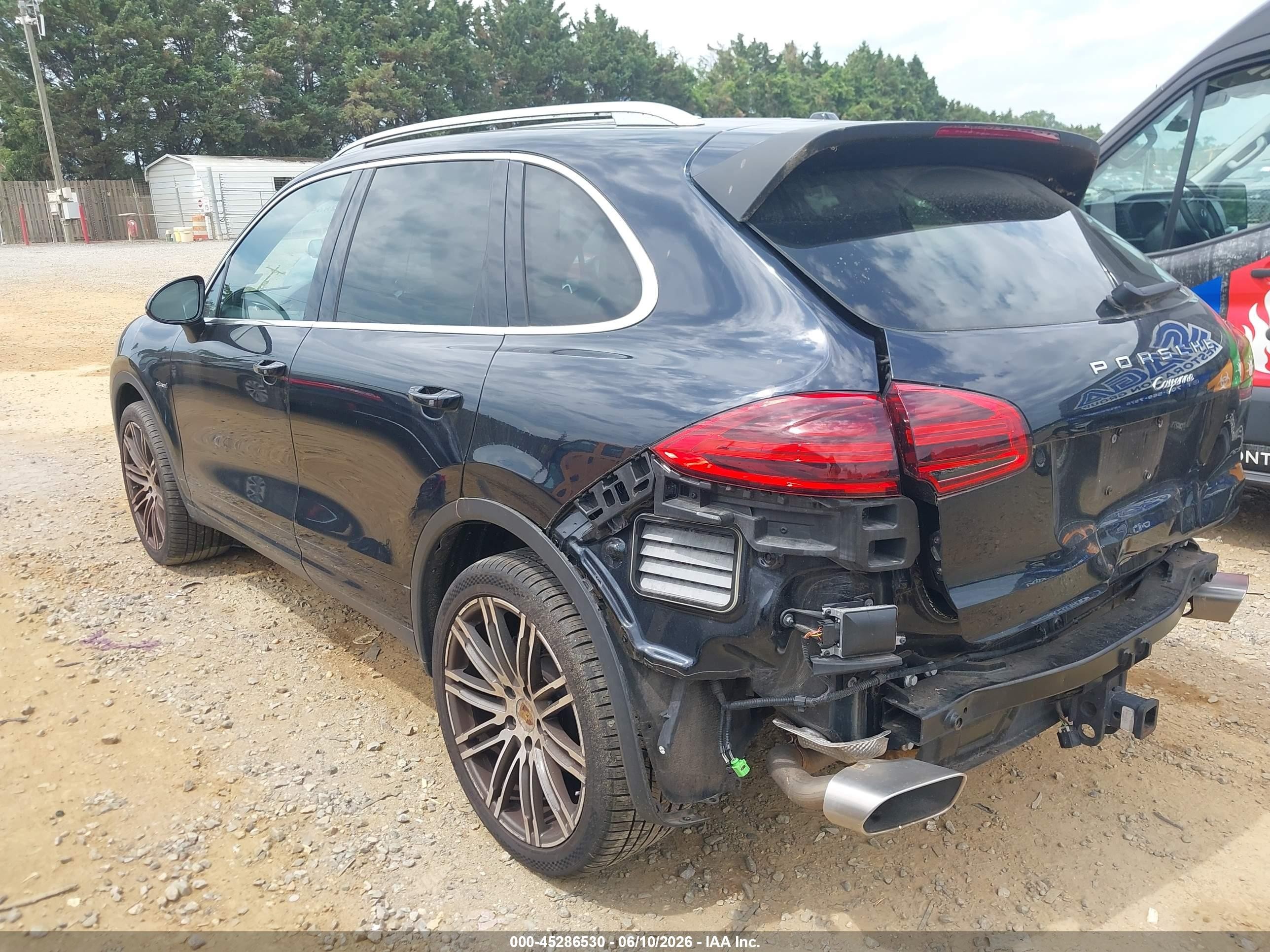 2015 Porsche Cayenne Diesel Black vin: WP1AF2A24FLA42370