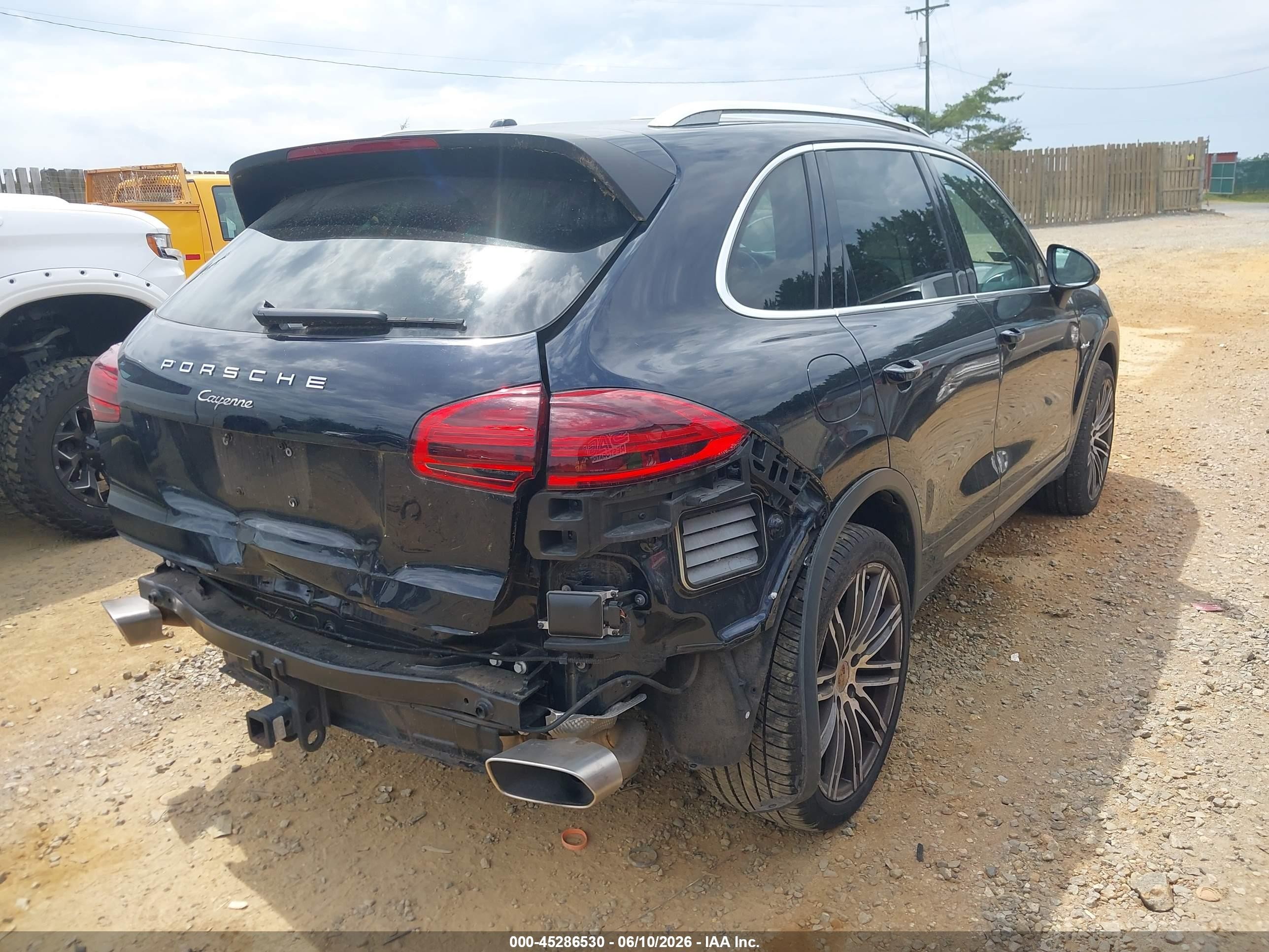 2015 Porsche Cayenne Diesel Black vin: WP1AF2A24FLA42370