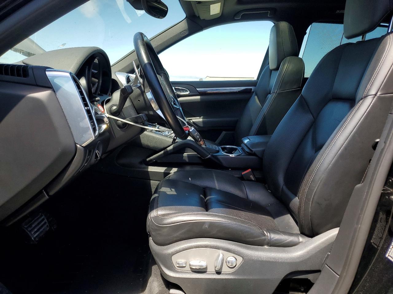 2015 Porsche Cayenne Black vin: WP1AF2A25FLA39459