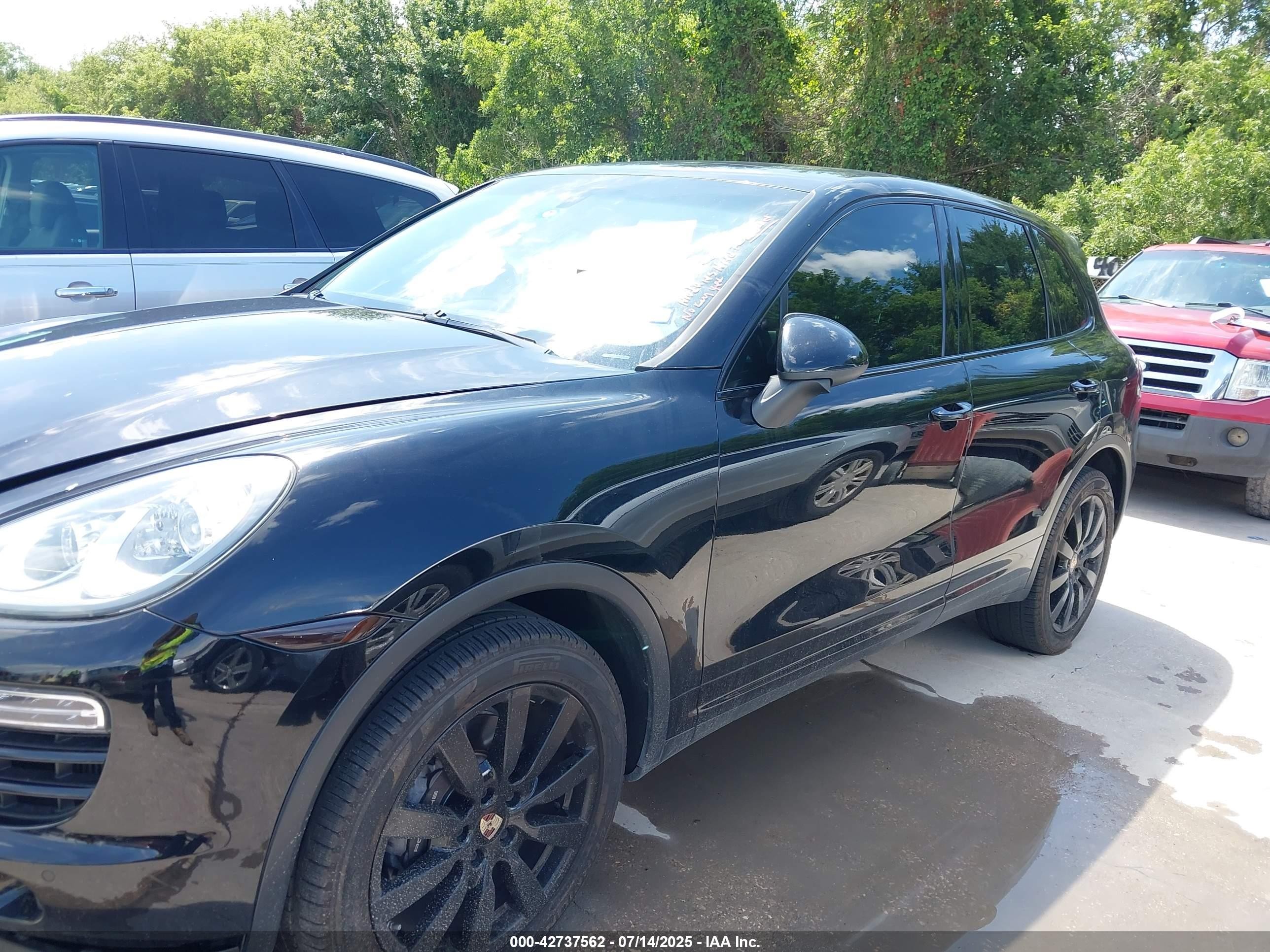 2013 Porsche Cayenne Diesel Black vin: WP1AF2A26DLA37233