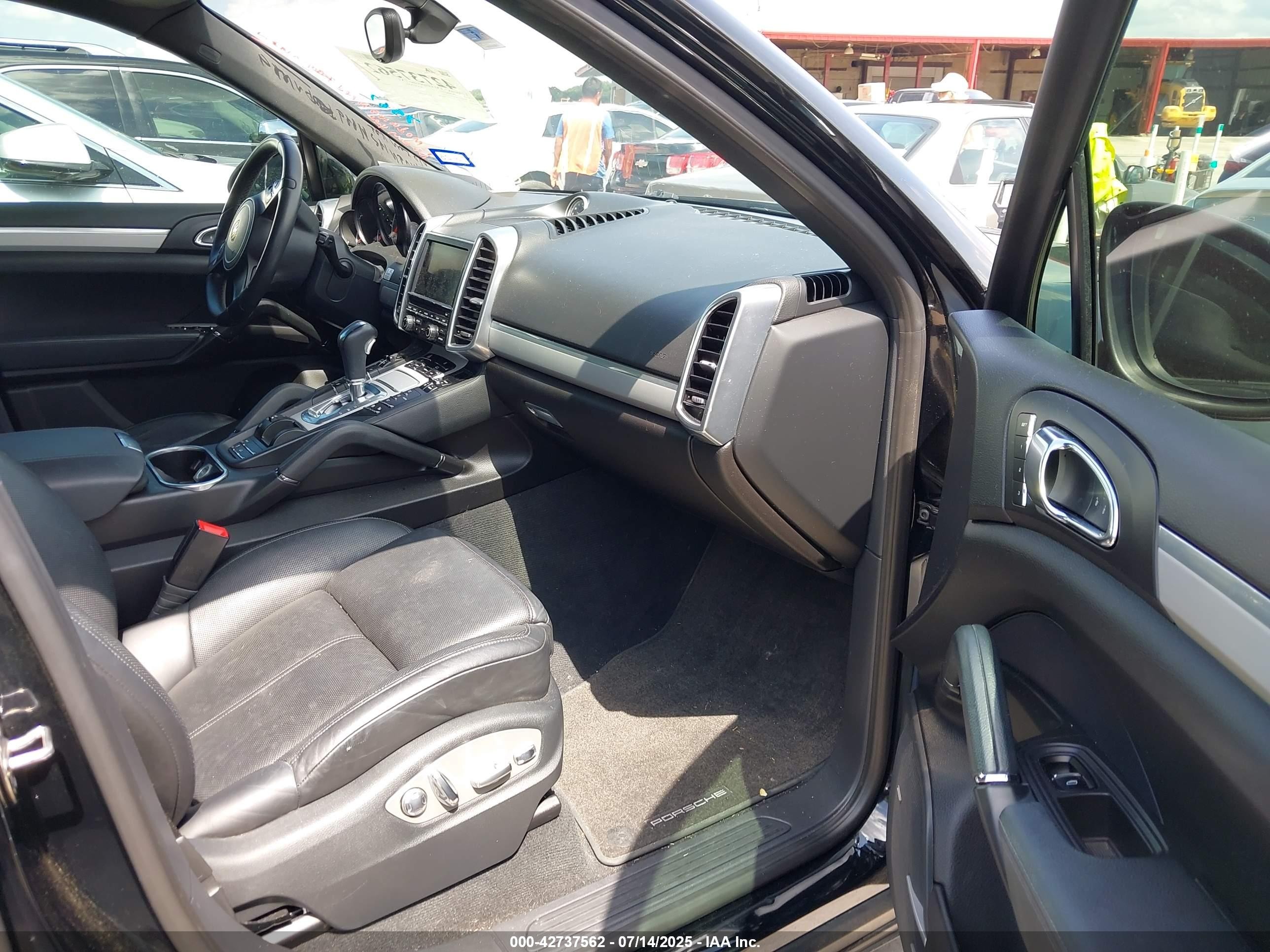 2013 Porsche Cayenne Diesel Black vin: WP1AF2A26DLA37233
