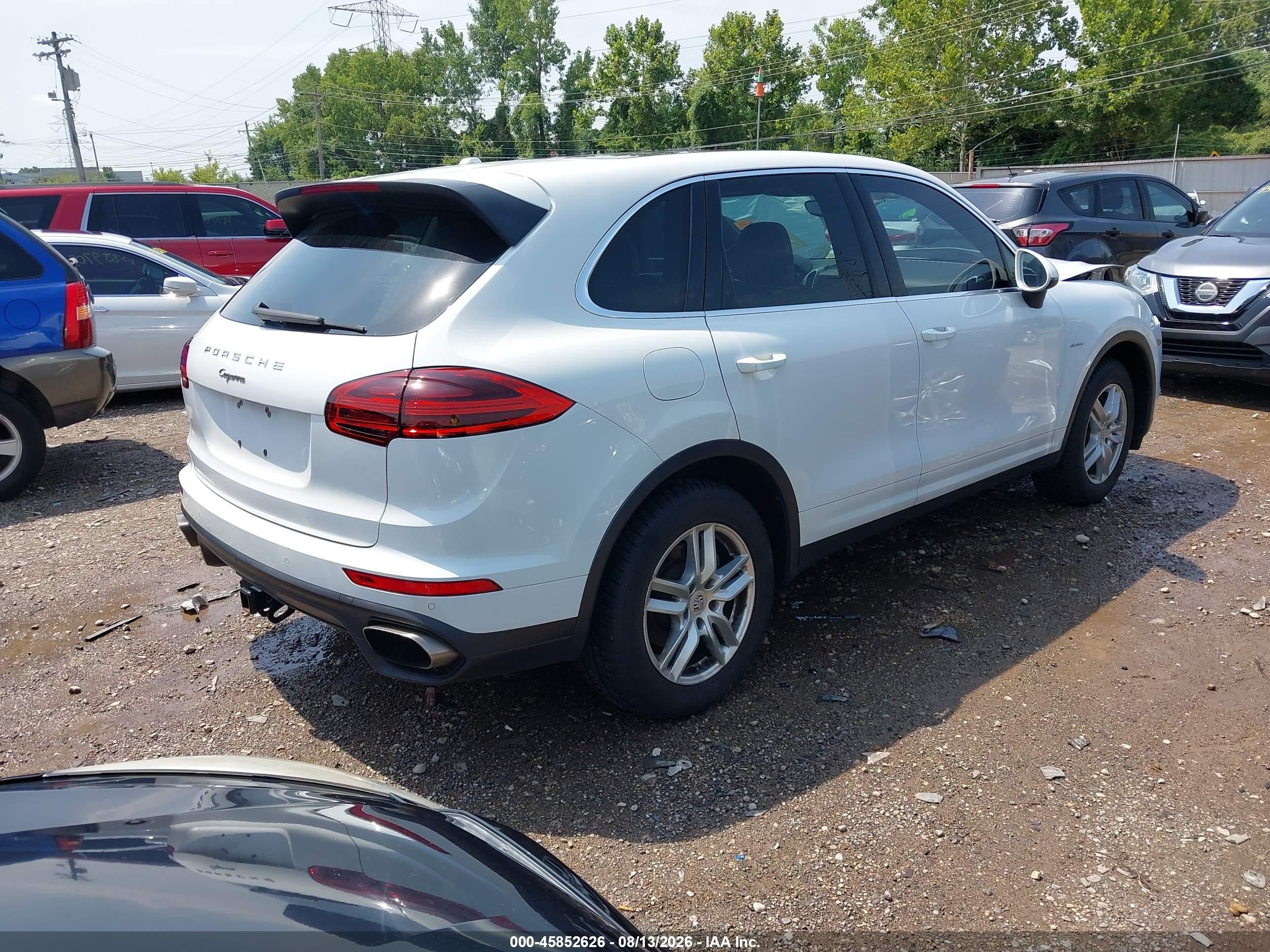 2015 Porsche Cayenne Diesel White vin: WP1AF2A28FLA33302