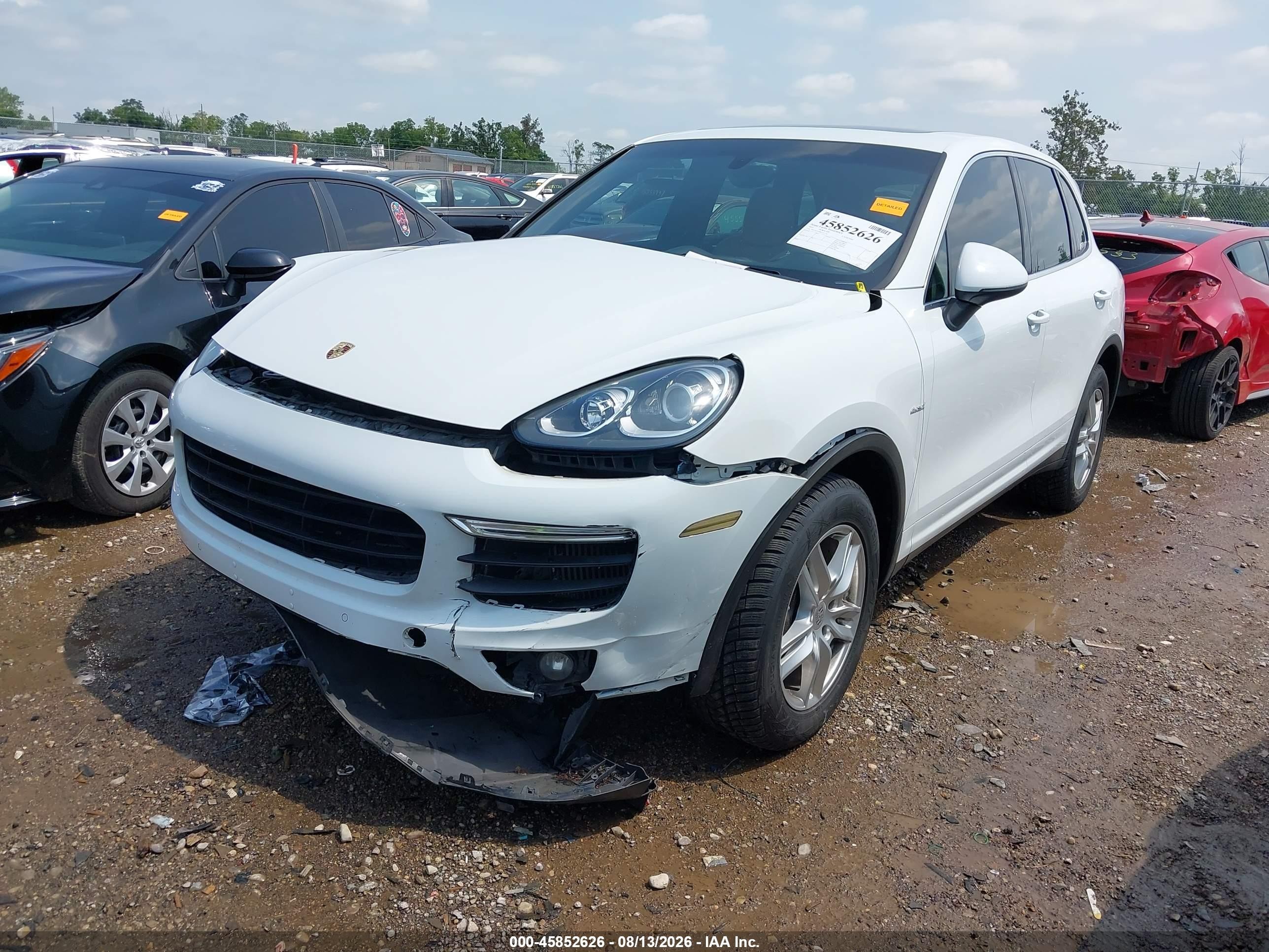 2015 Porsche Cayenne Diesel White vin: WP1AF2A28FLA33302