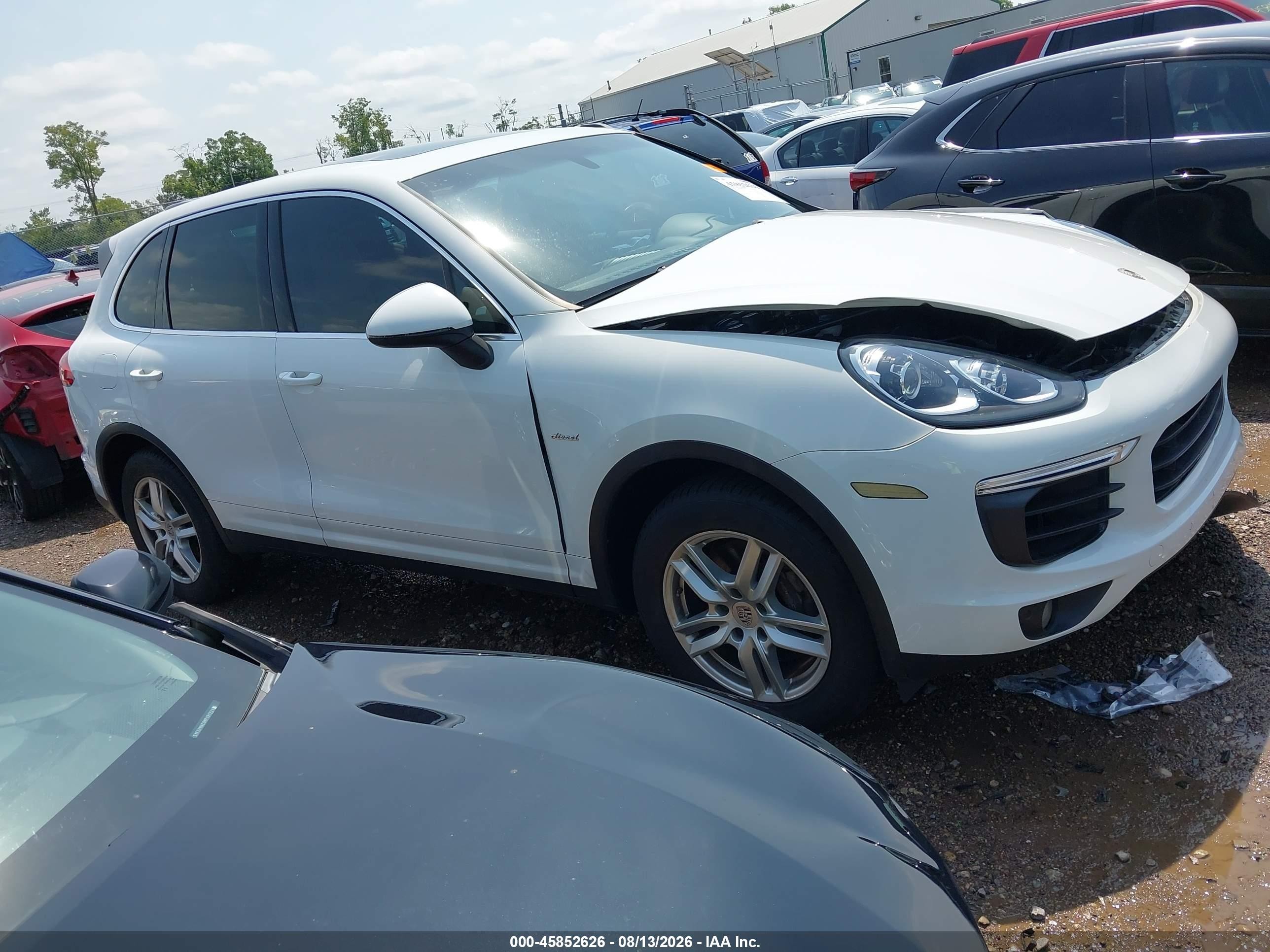 2015 Porsche Cayenne Diesel White vin: WP1AF2A28FLA33302