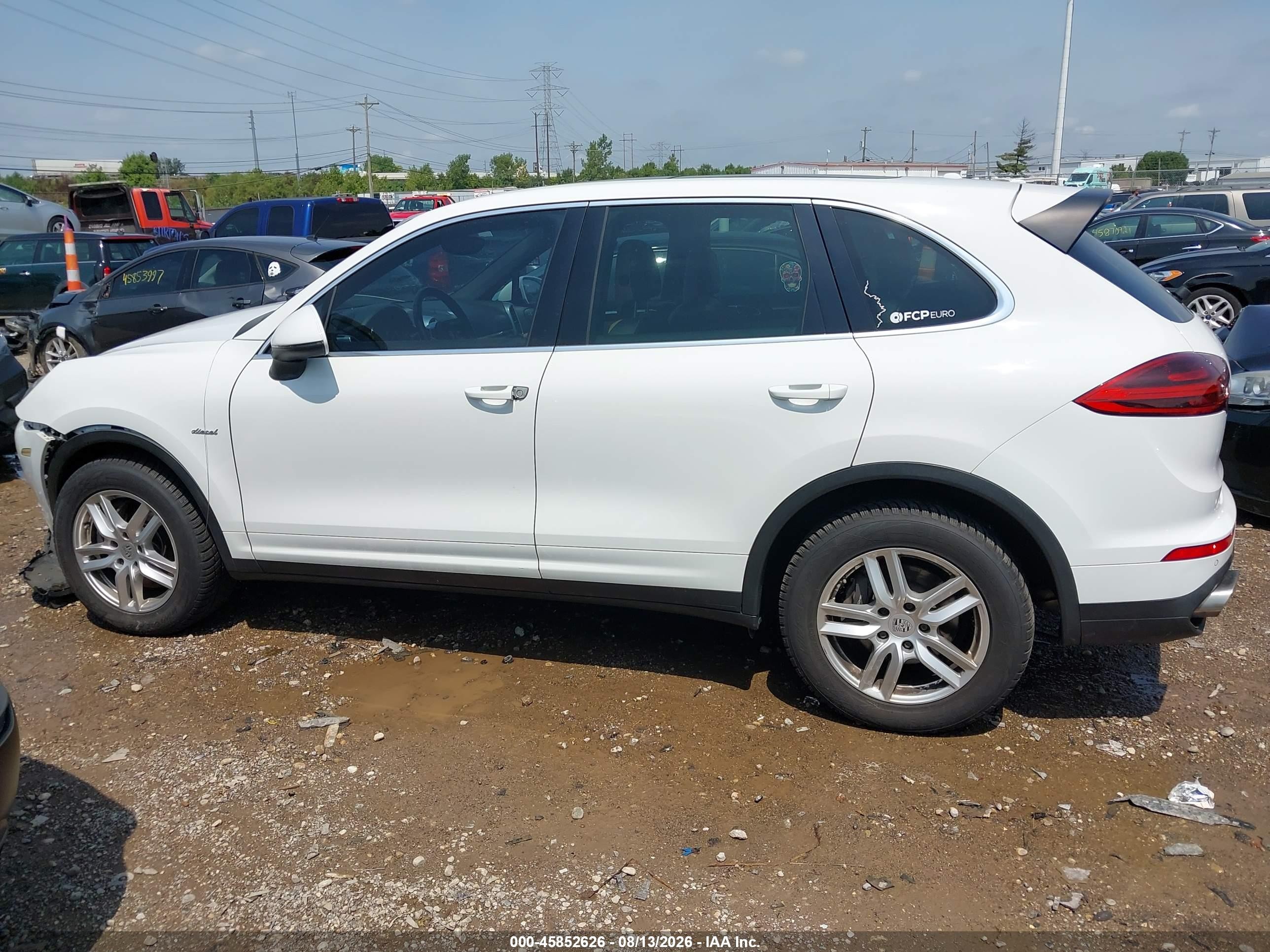 2015 Porsche Cayenne Diesel White vin: WP1AF2A28FLA33302
