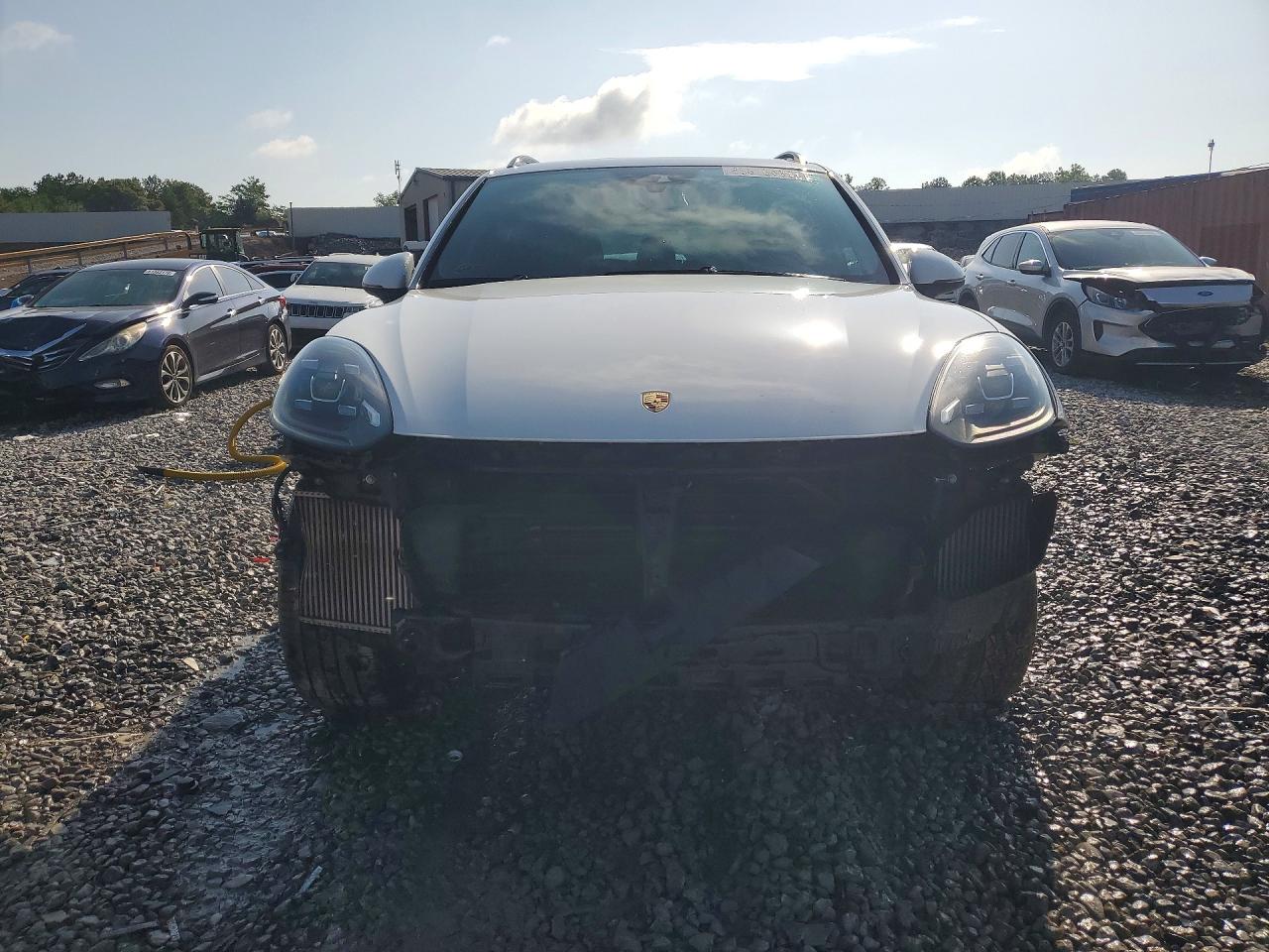 2015 Porsche Cayenne White vin: WP1AF2A28FLA37480
