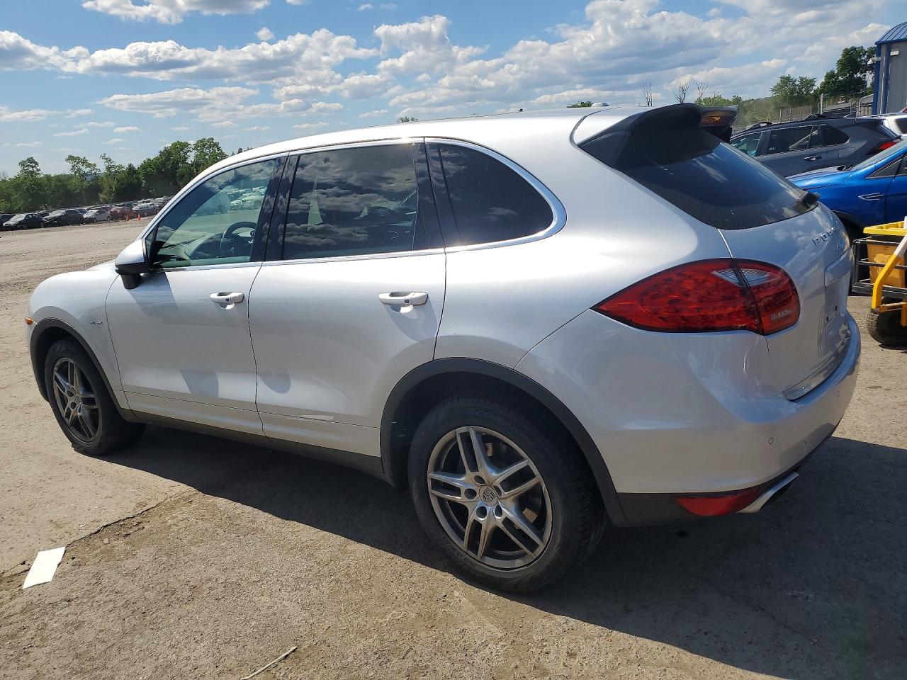 2013 Porsche Cayenne Silver vin: WP1AF2A2XDLA39924