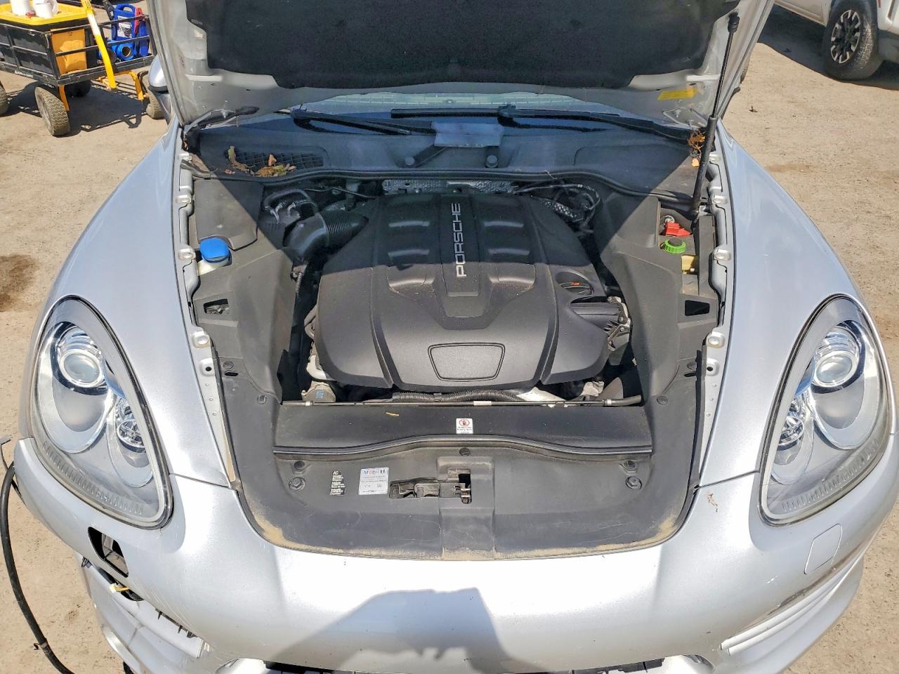 2013 Porsche Cayenne Silver vin: WP1AF2A2XDLA39924