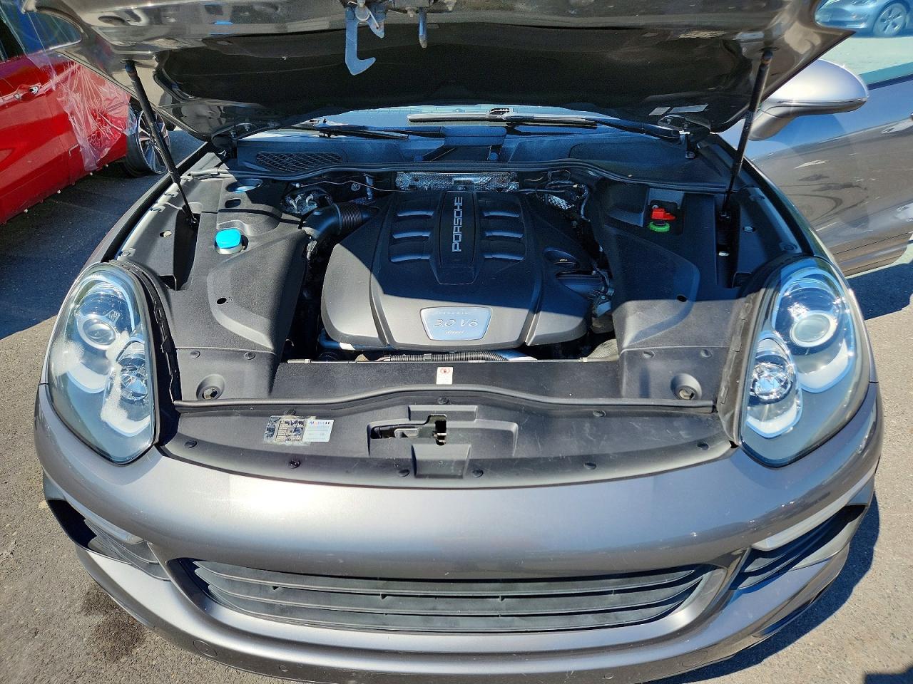2015 Porsche Cayenne Gray vin: WP1AF2A2XFLA35195