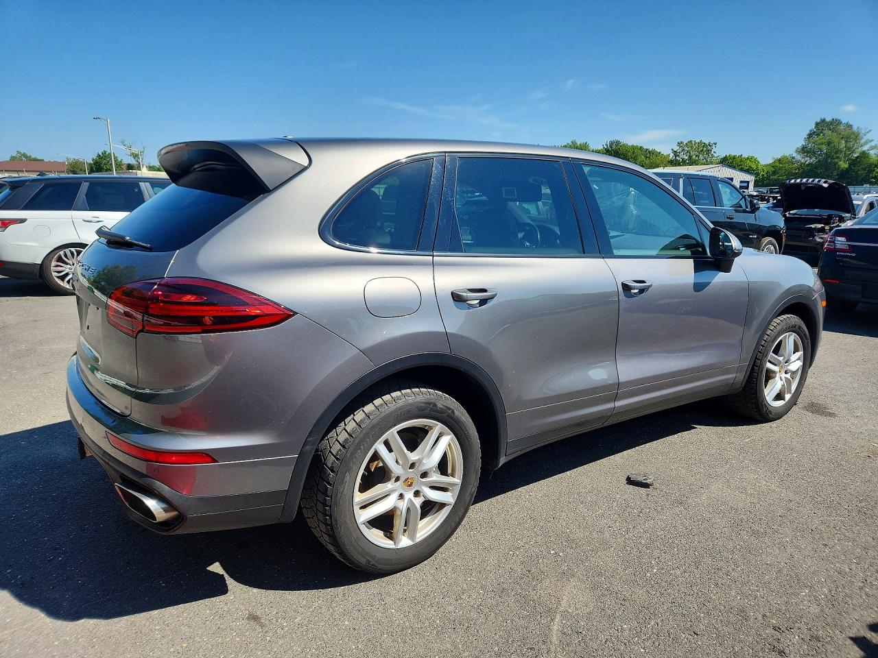 2015 Porsche Cayenne Gray vin: WP1AF2A2XFLA35195