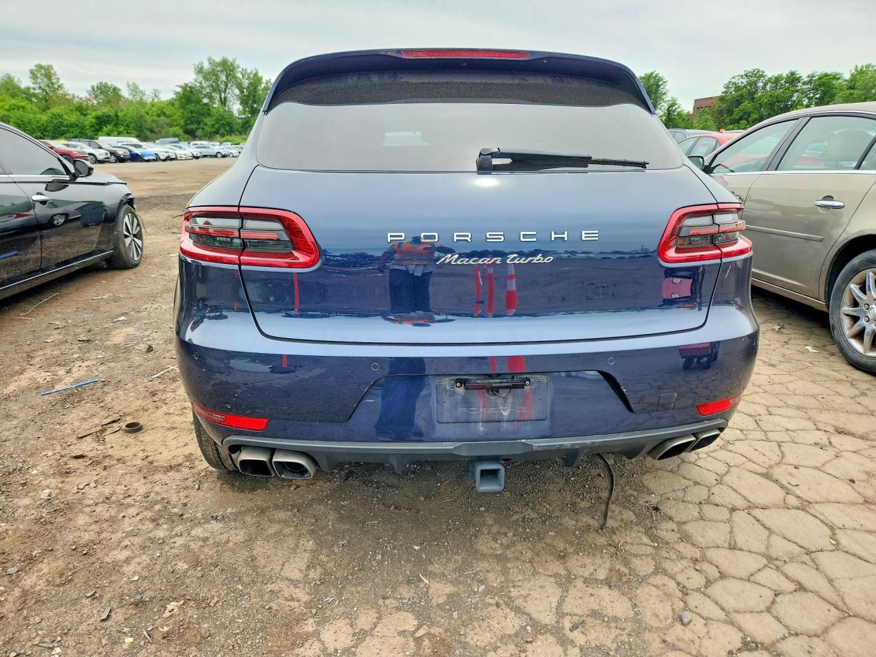 2015 Porsche Macan Turbo Blue vin: WP1AF2A50FLB94785