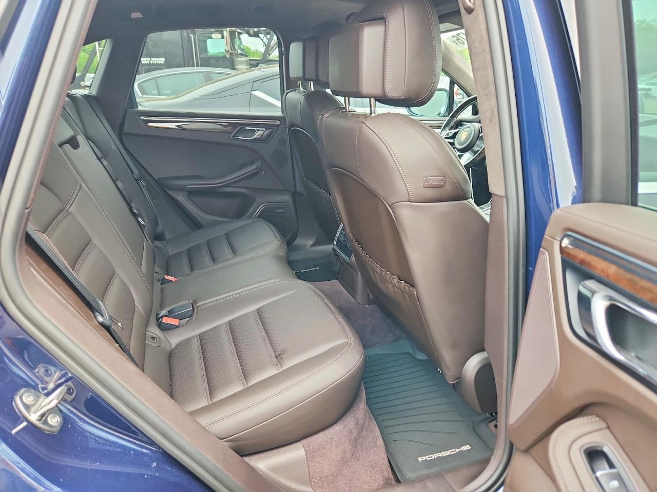 2015 Porsche Macan Turbo Blue vin: WP1AF2A50FLB94785