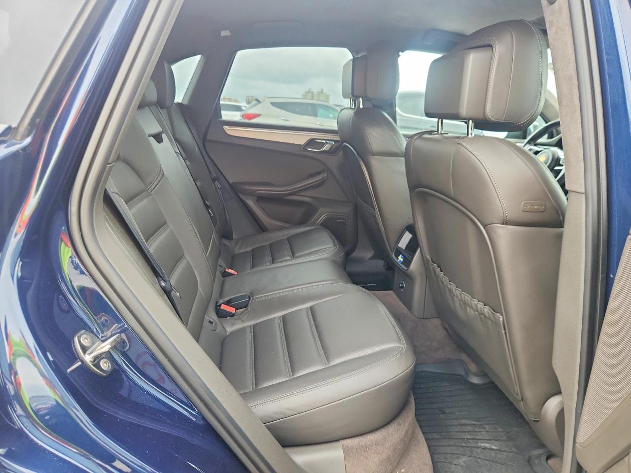 2015 Porsche Macan Turbo Blue vin: WP1AF2A54FLB94059
