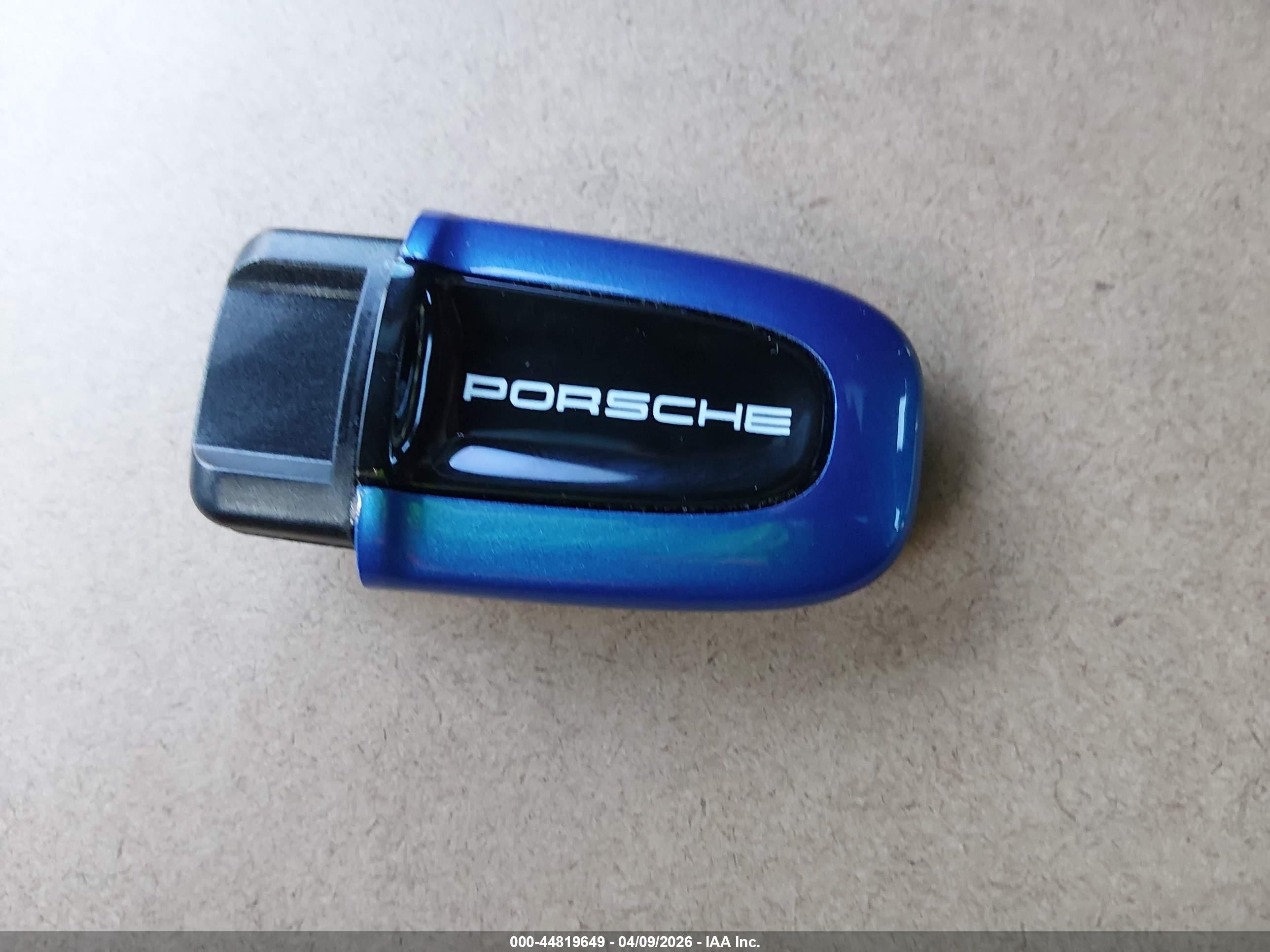 2015 Porsche Macan Turbo Blue vin: WP1AF2A56FLB96749